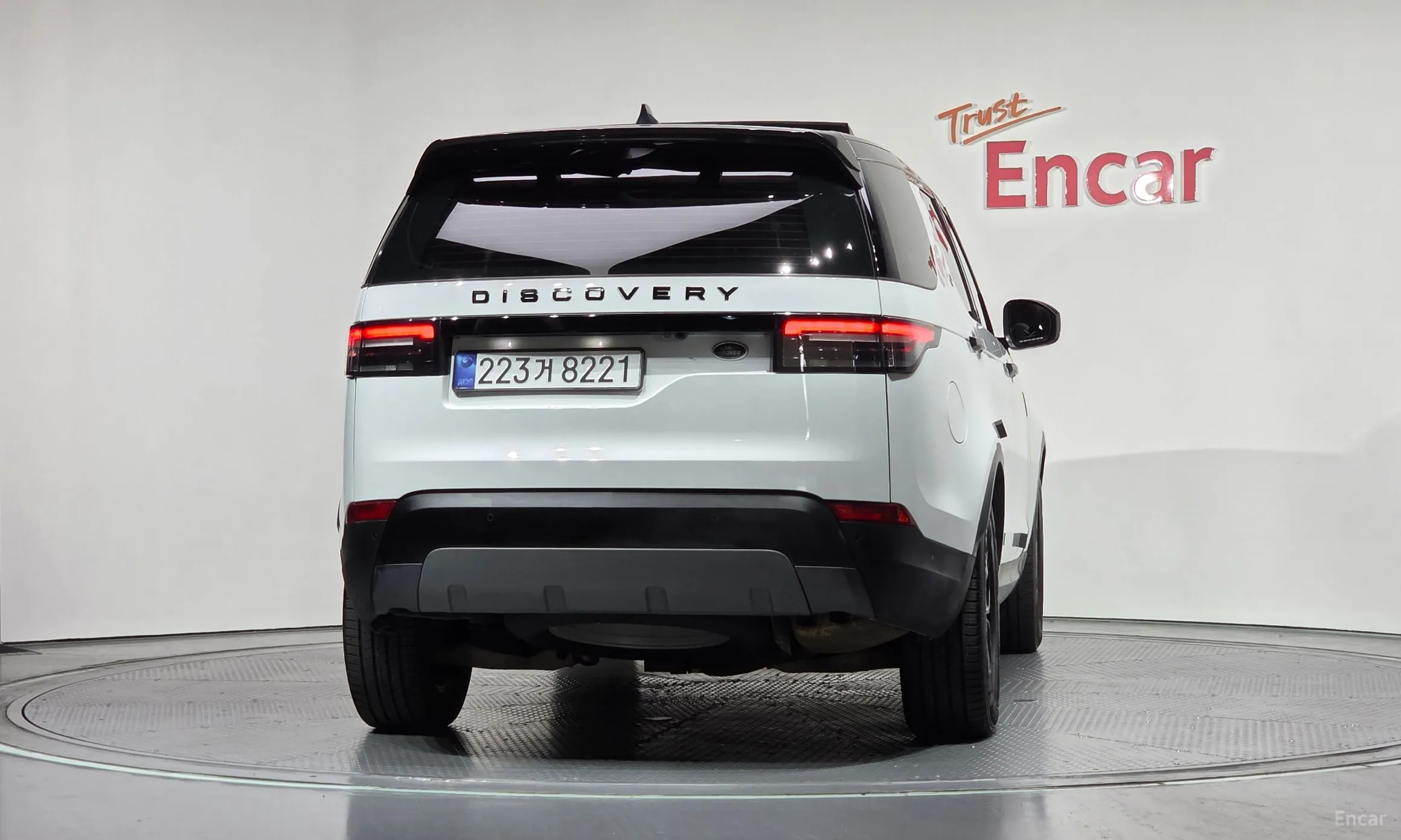 Land Rover Discovery 5 превью 4