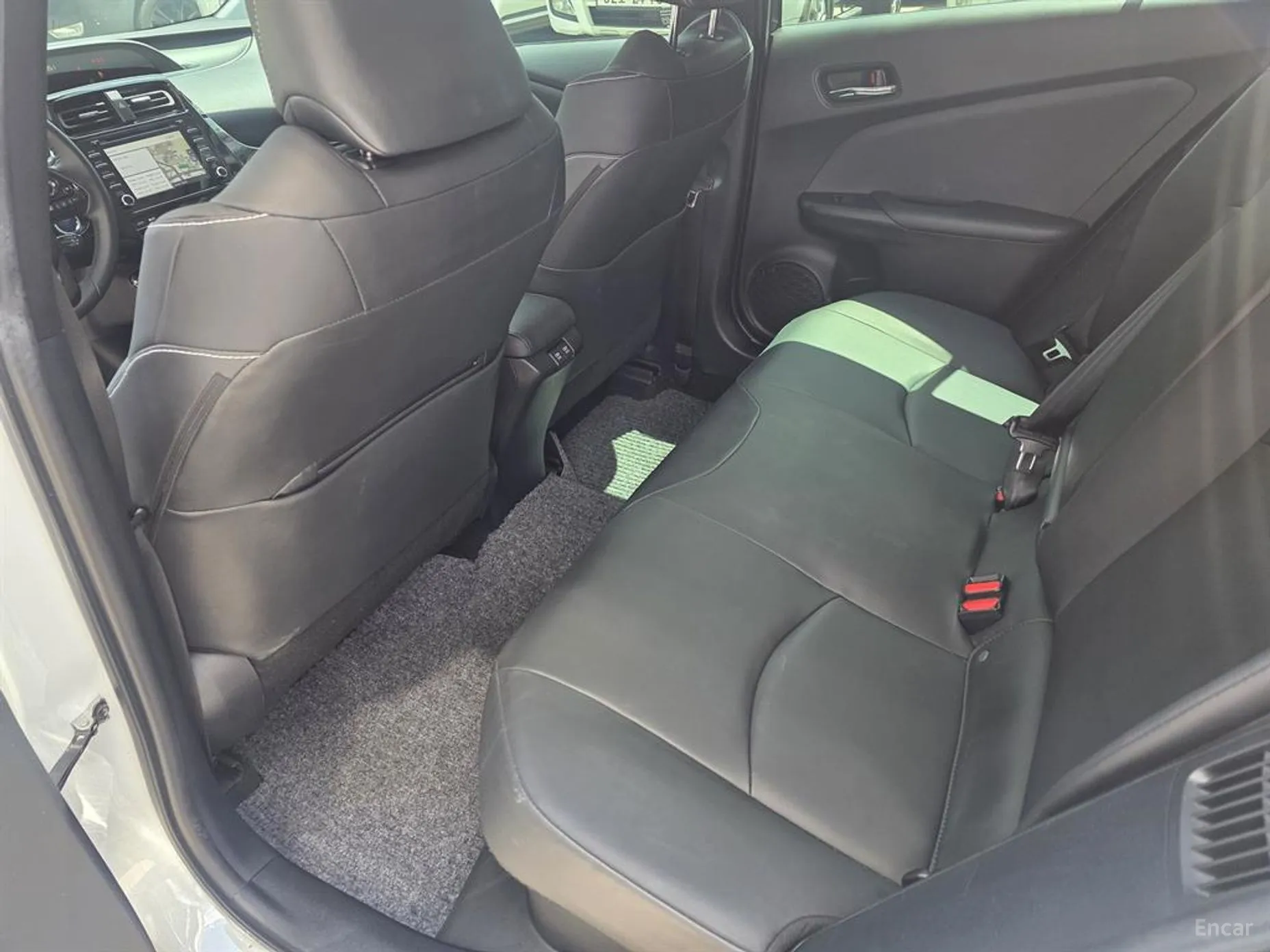 Toyota Prius Prime превью 17