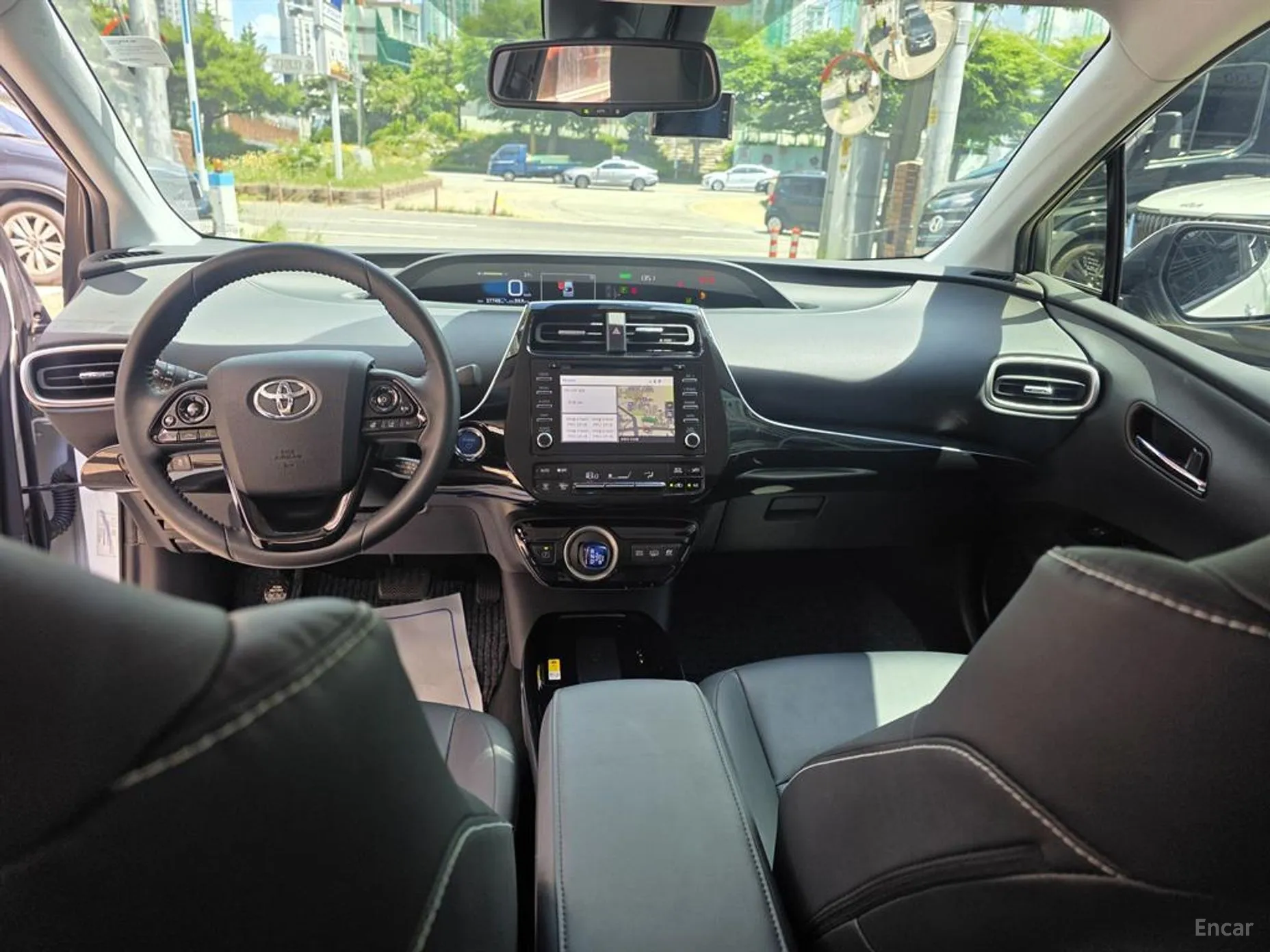 Toyota Prius Prime превью 9