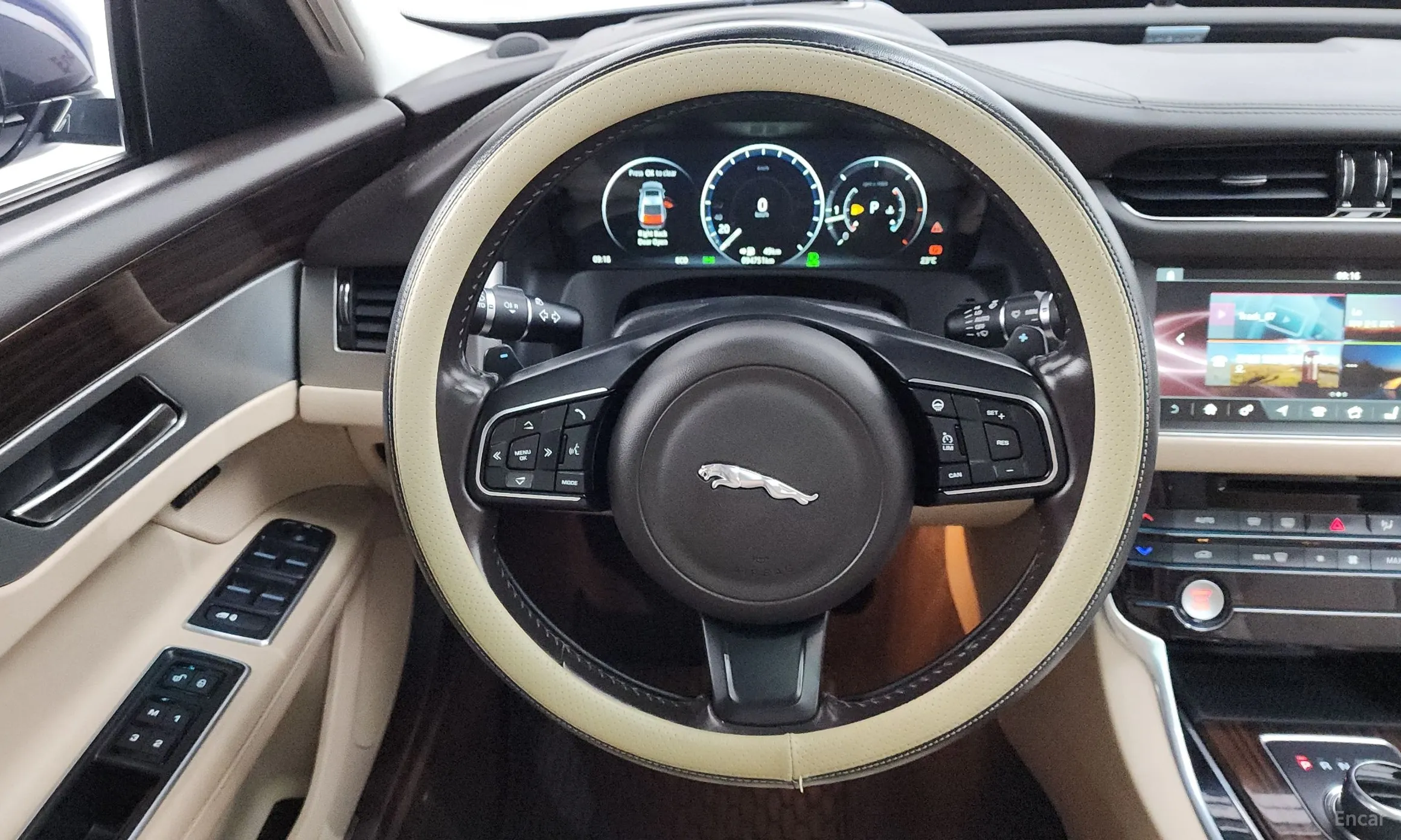 Jaguar XF (x260) превью 14