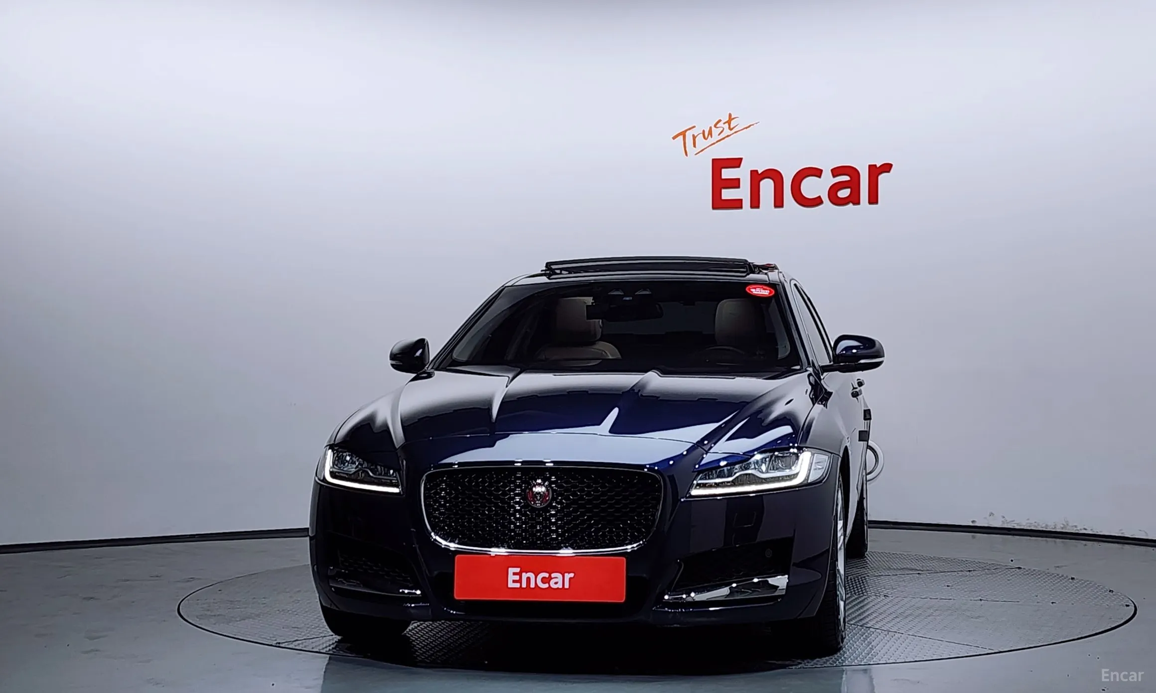 Jaguar XF (x260) превью 3