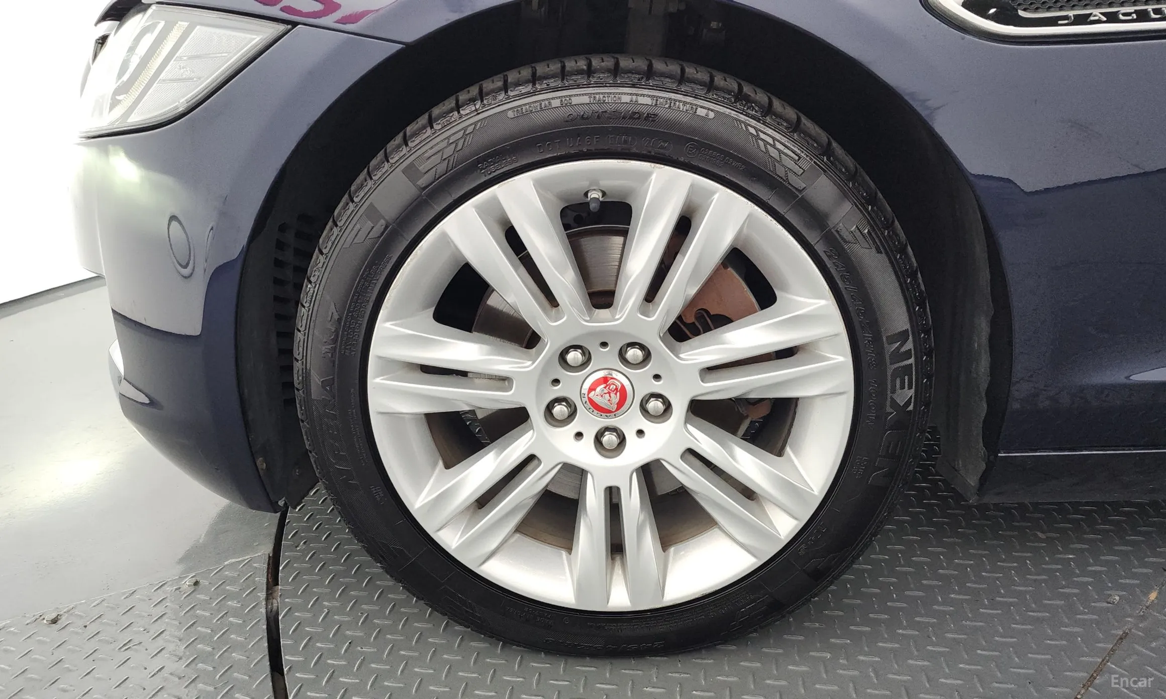 Jaguar XF (x260) превью 5
