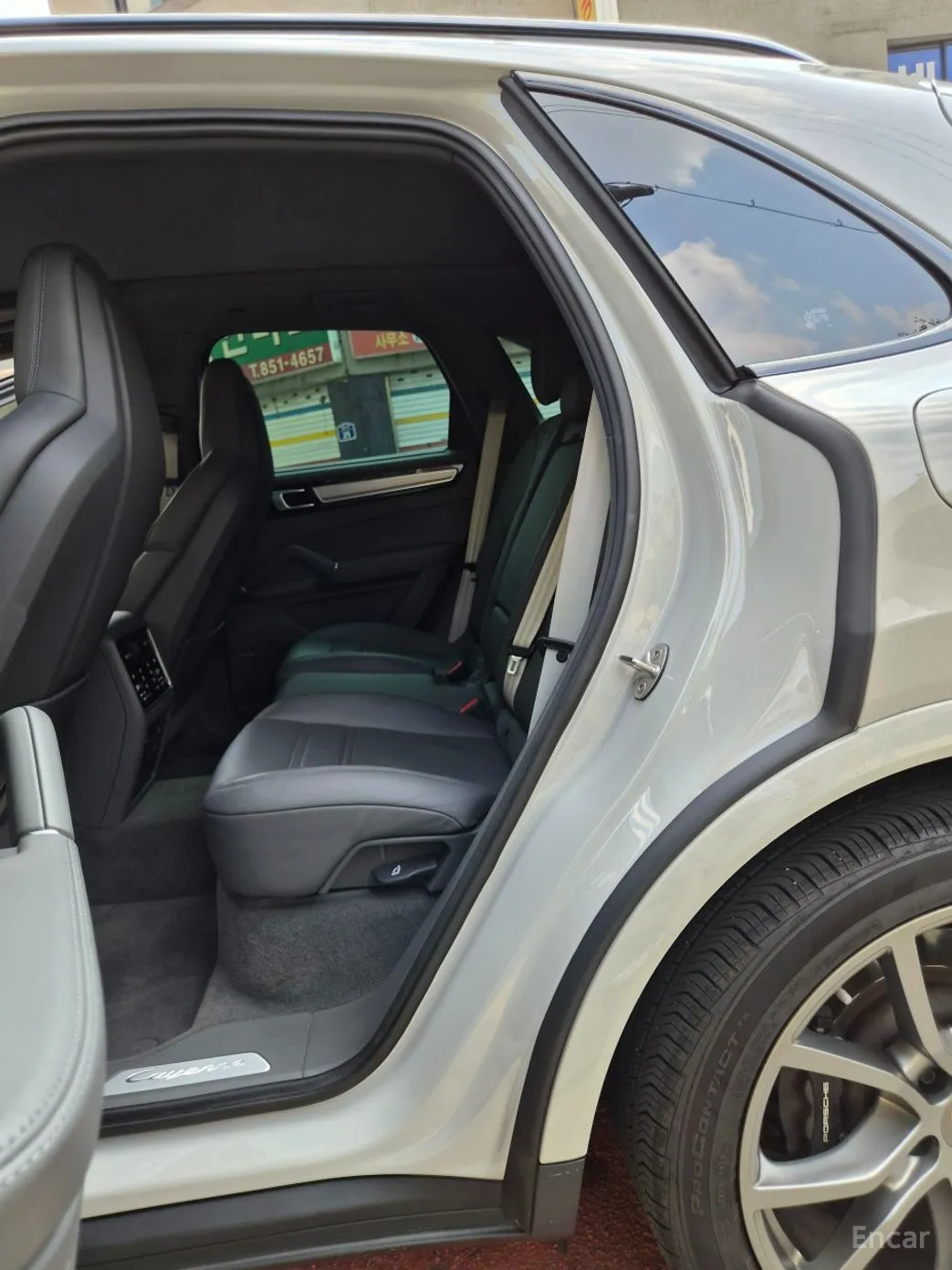 Porsche Cayenne (PO536) превью 13