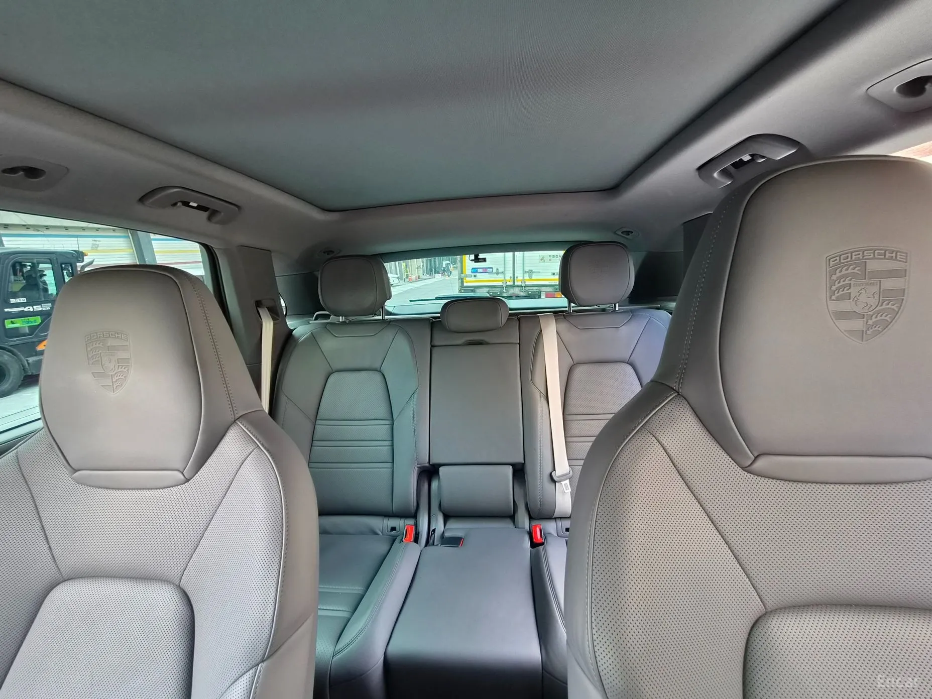 Porsche Cayenne (PO536) превью 14
