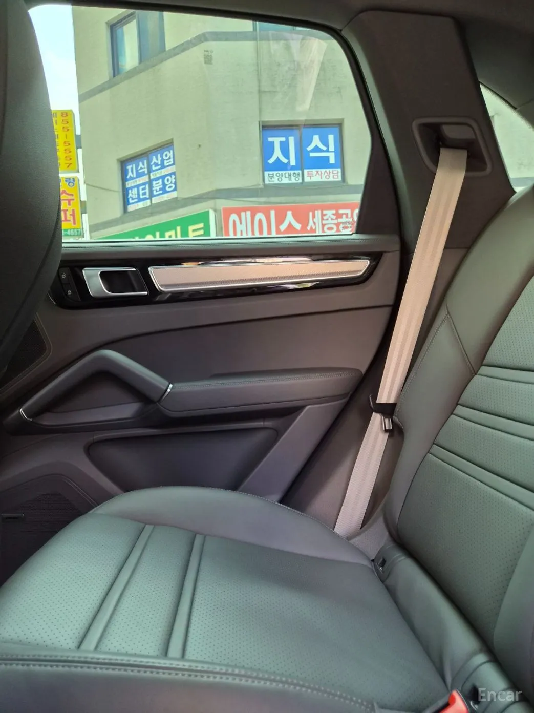 Porsche Cayenne (PO536) превью 9