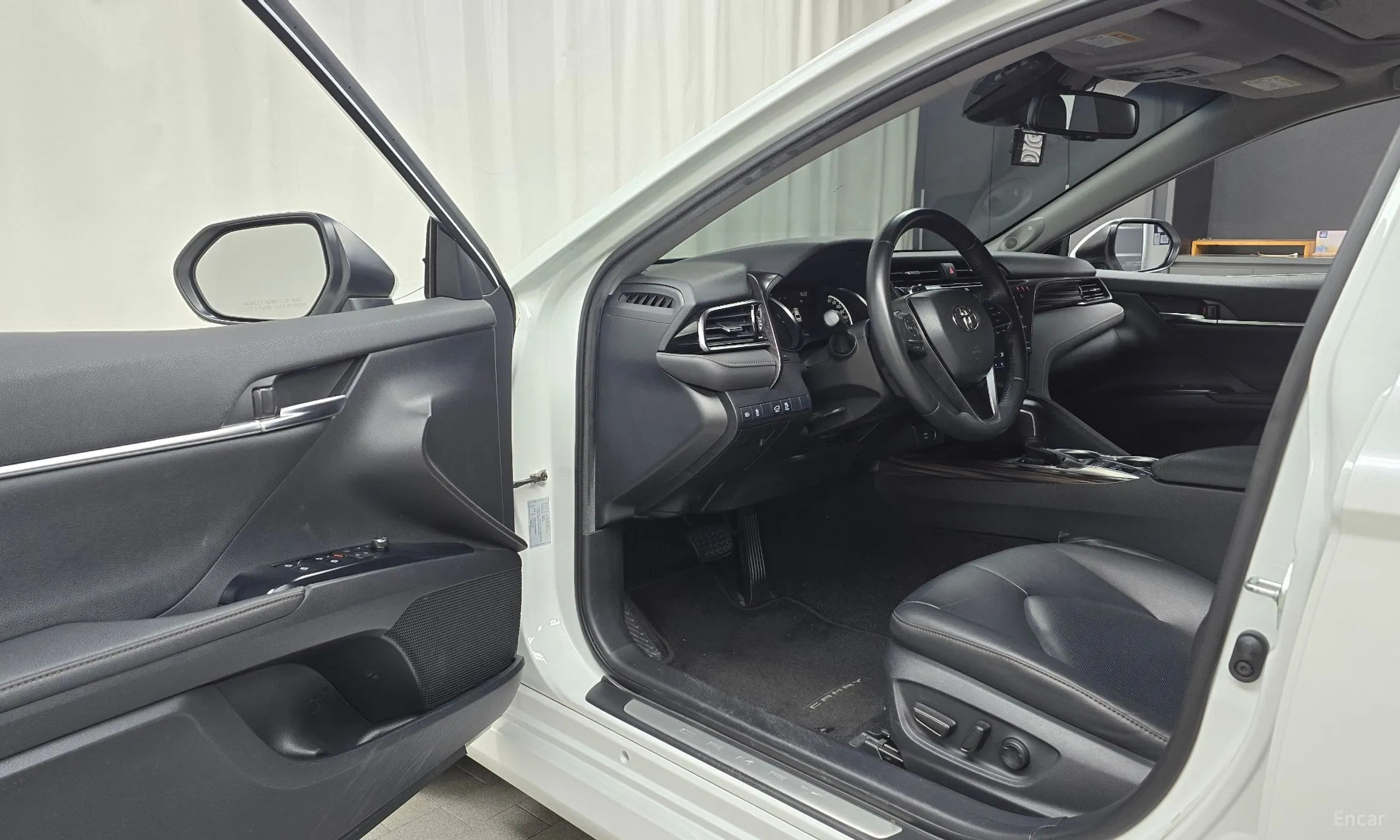 Toyota Camry (XV70) превью 10