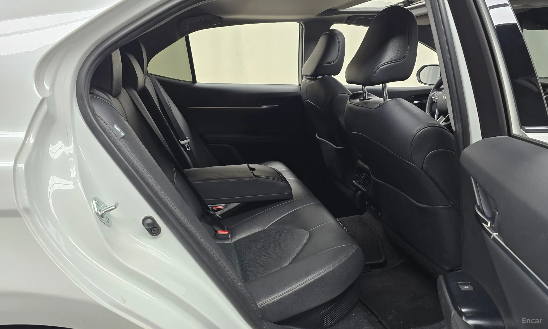 Toyota Camry (XV70) превью 11