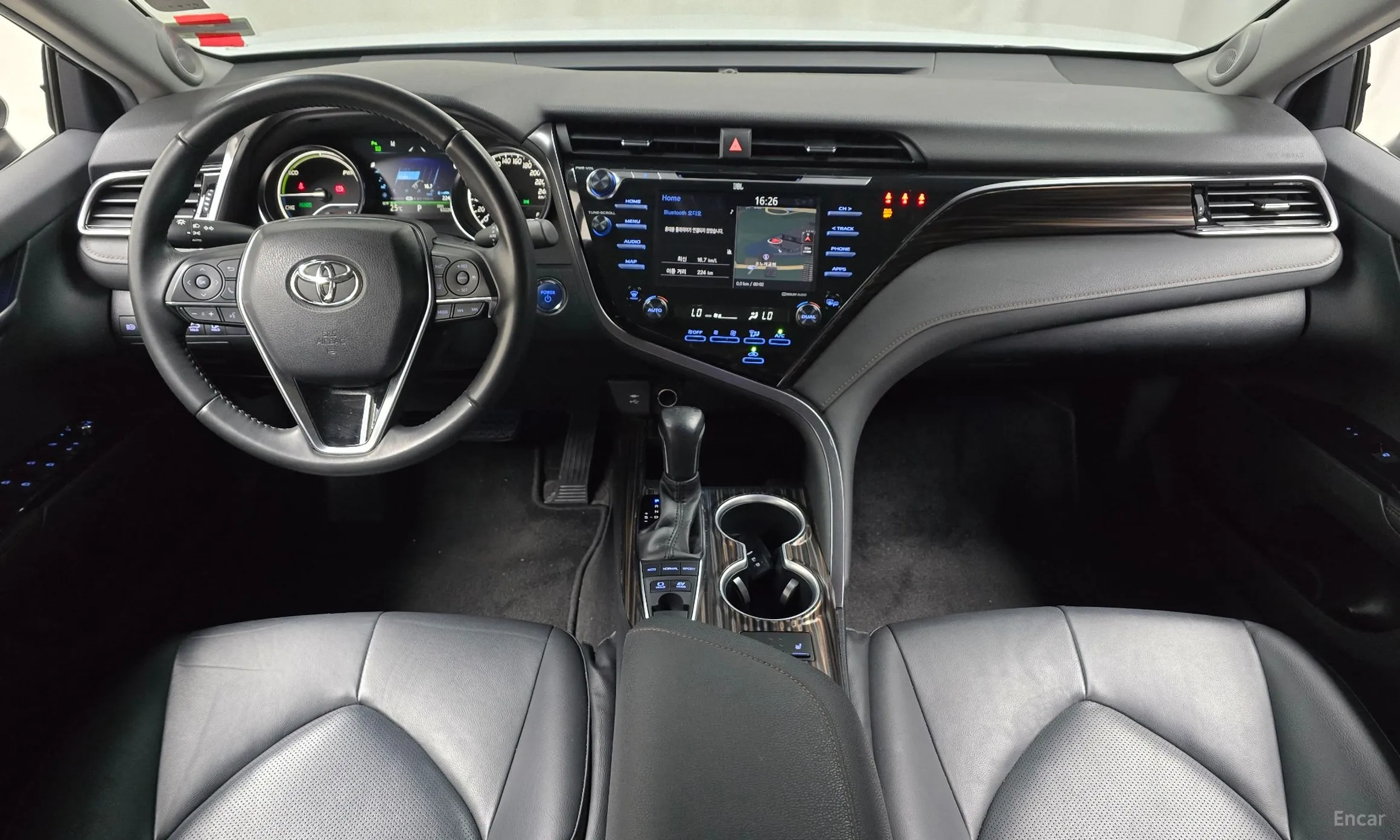 Toyota Camry (XV70) превью 7
