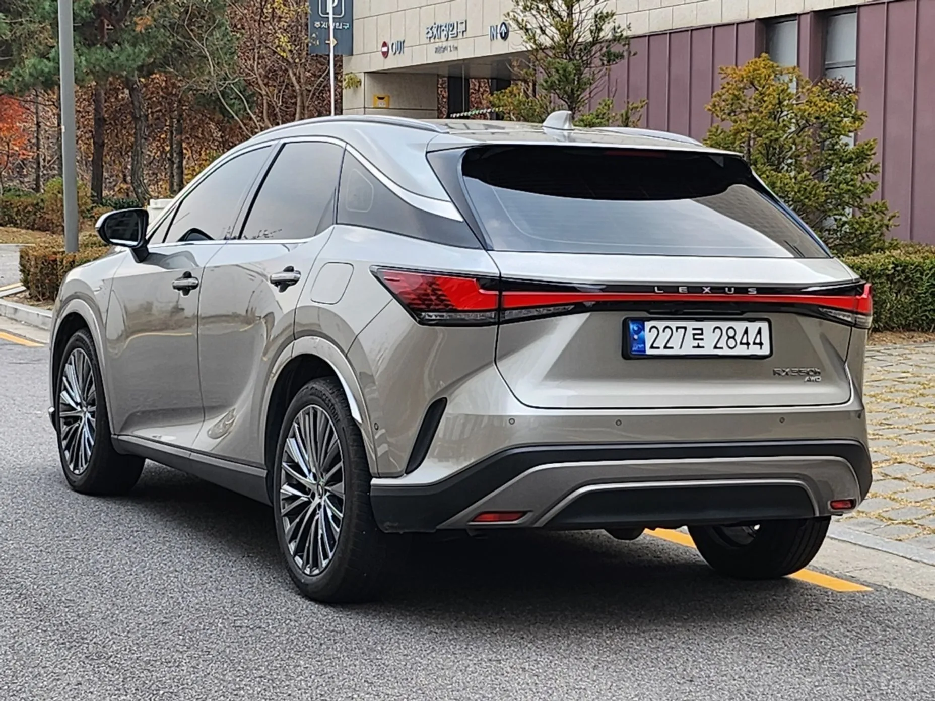 Lexus RX350h 5th Generation превью 4