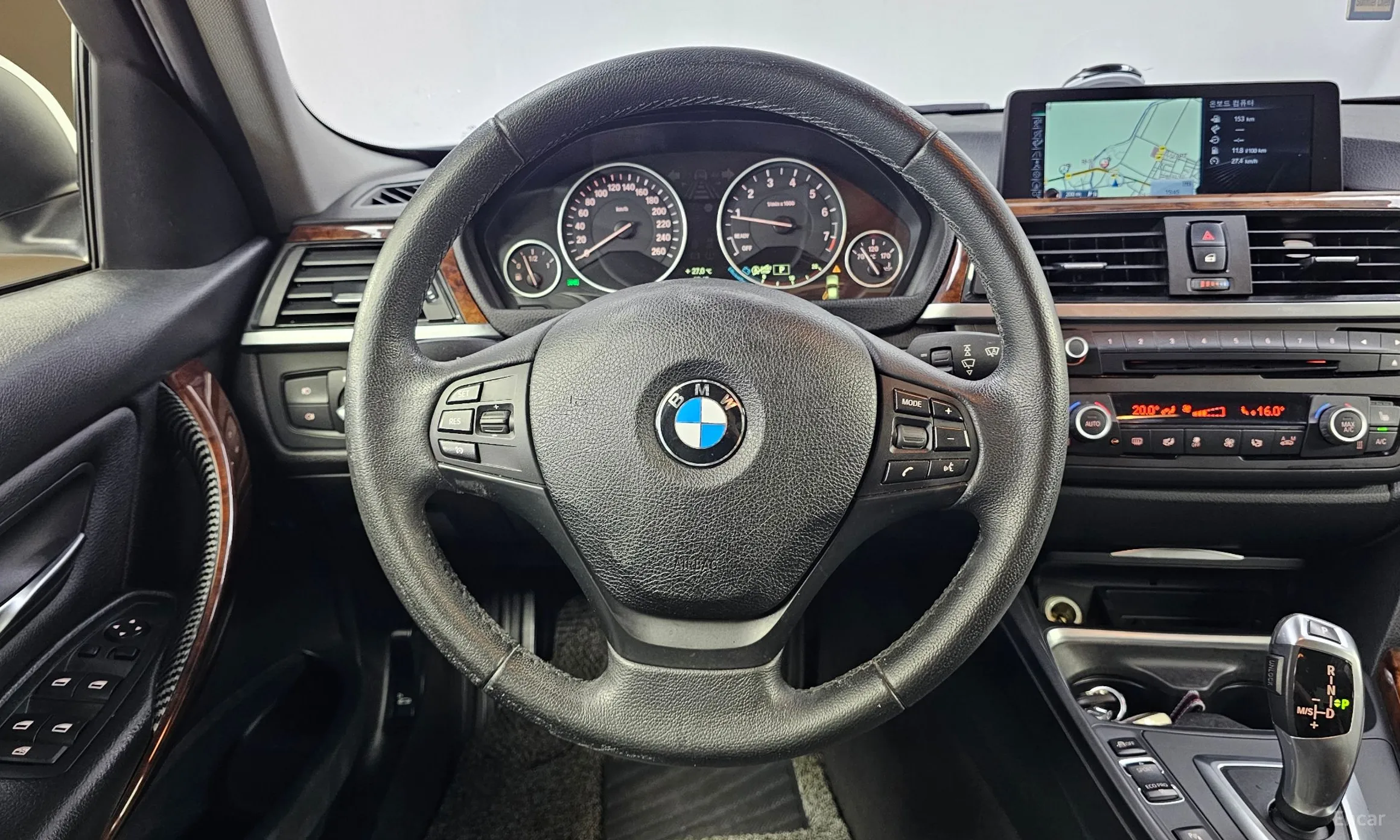 BMW 3 Series (F30) превью 13