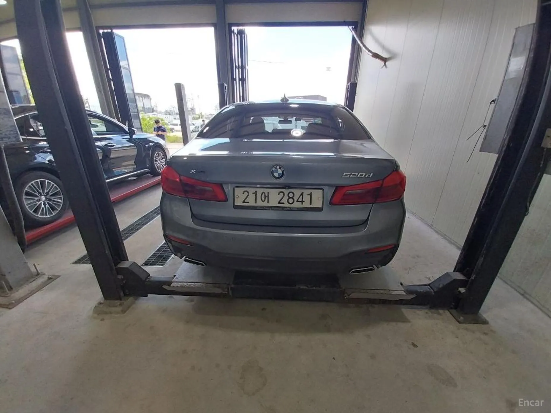 BMW 5 Series (G30) 2