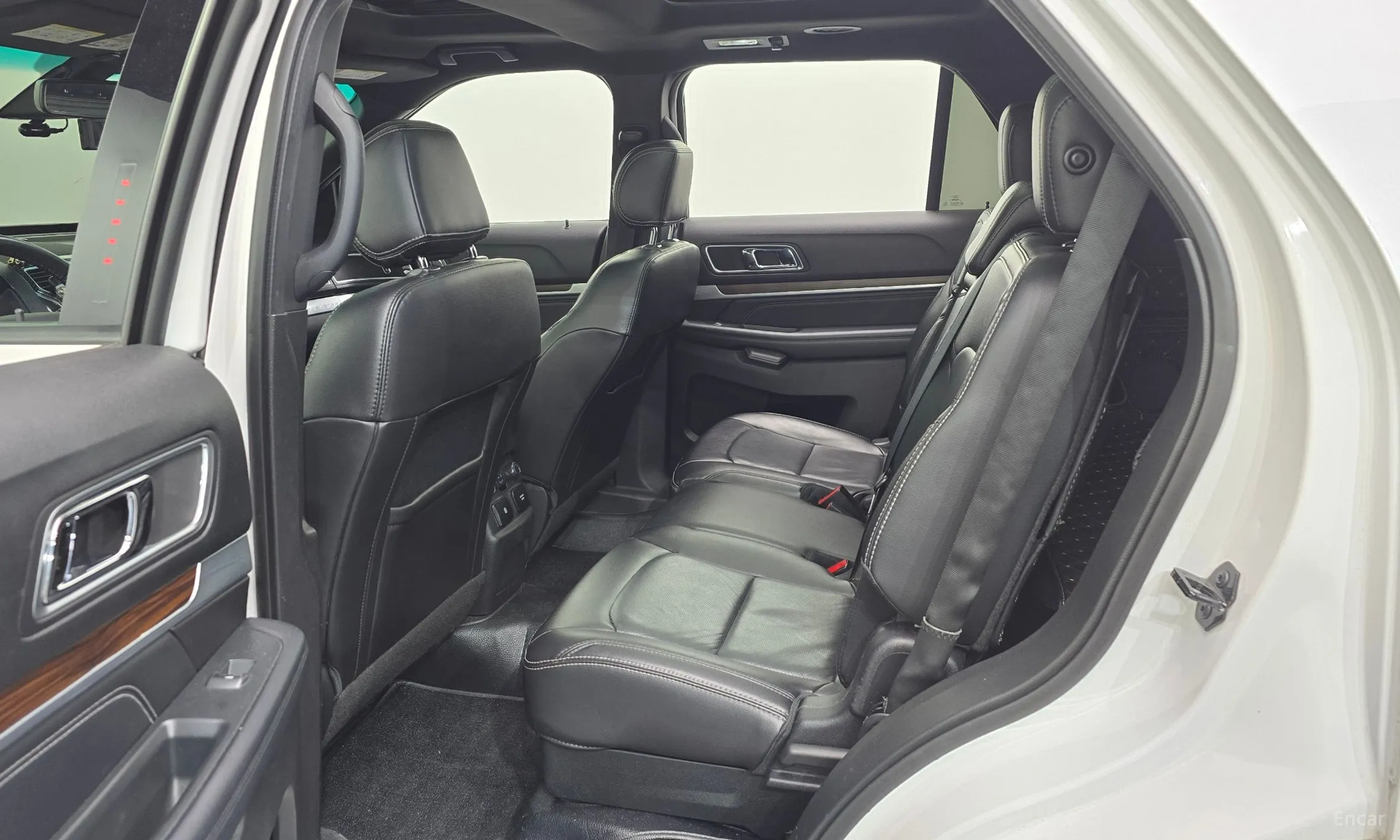 Ford Explorer превью 11