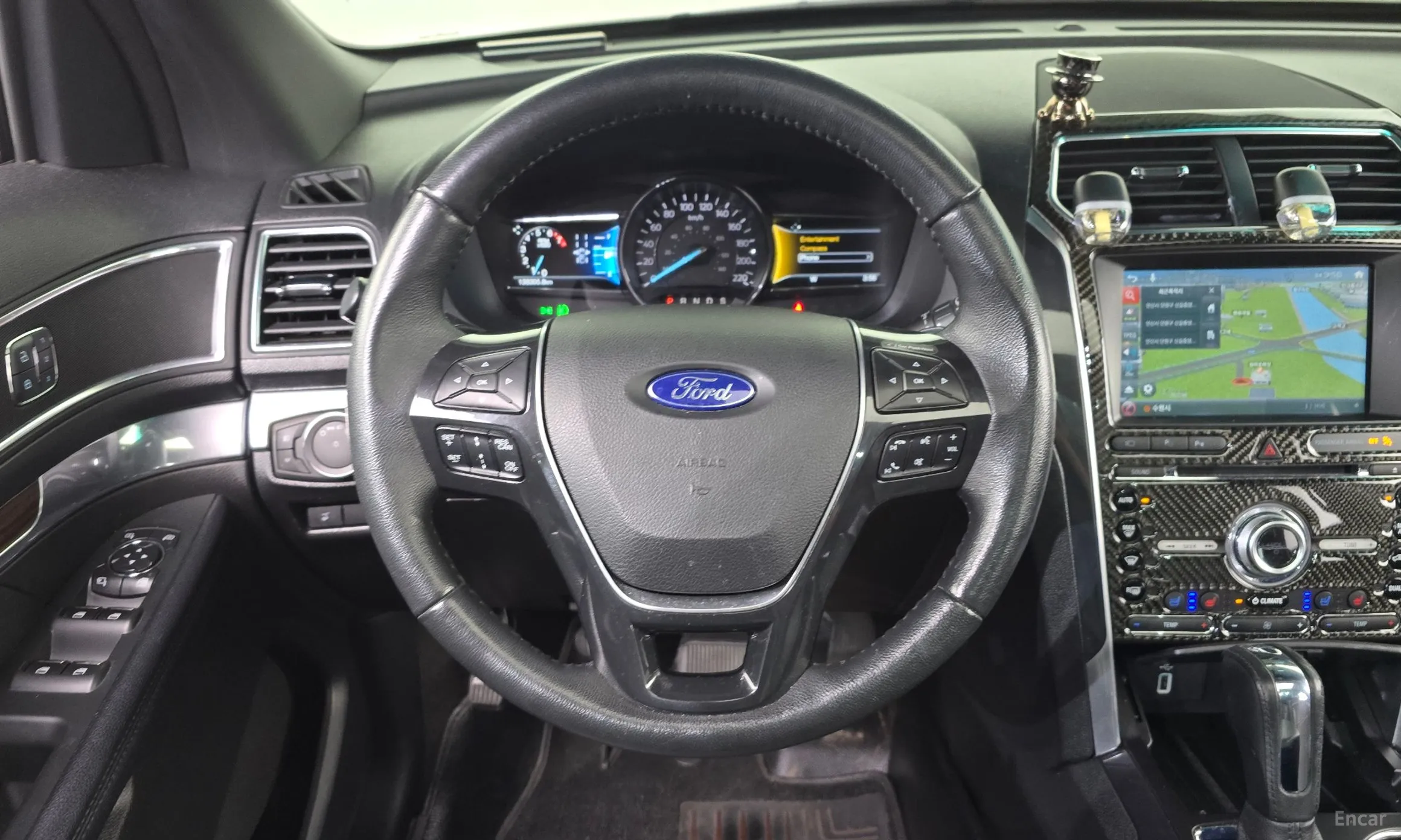 Ford Explorer превью 13