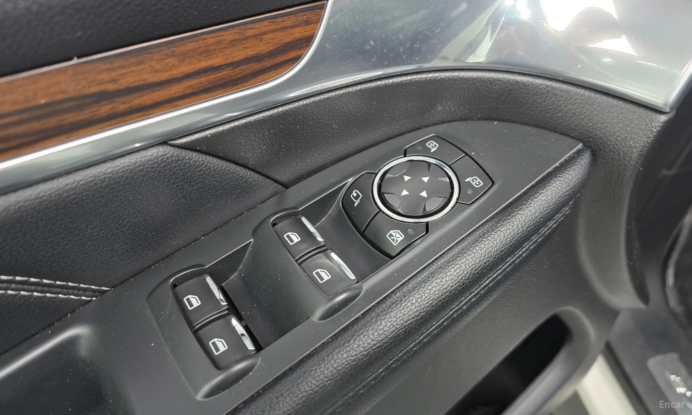 Ford Explorer превью 20