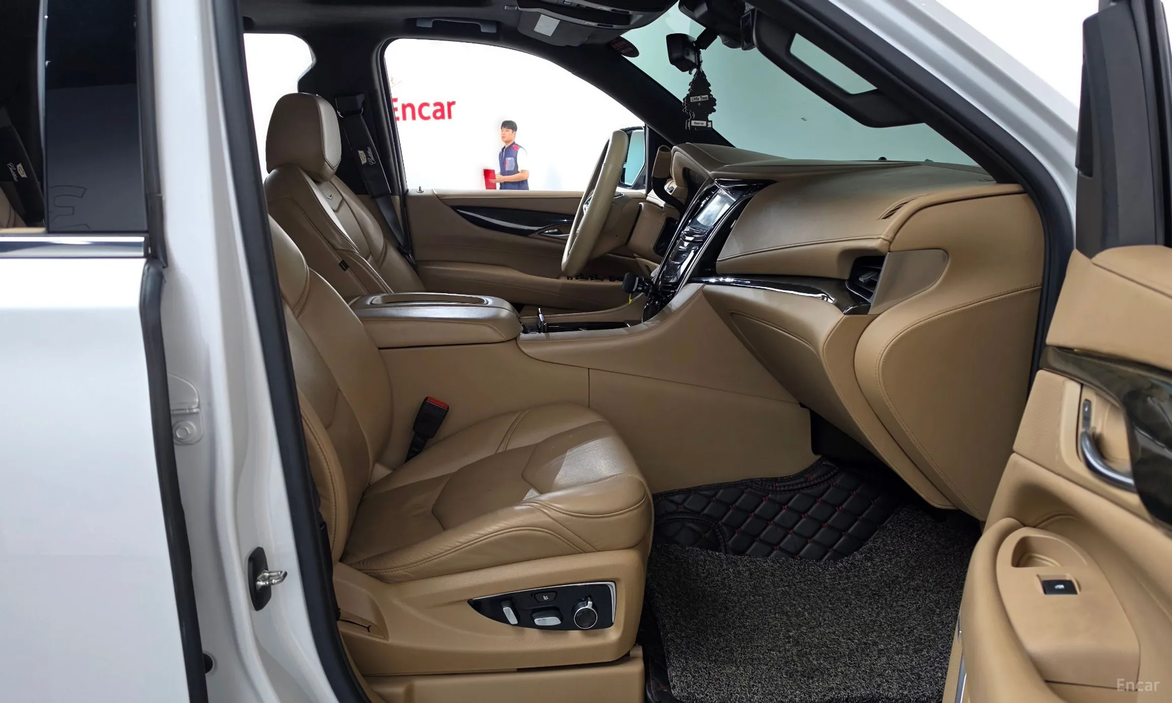 Cadillac Escalade превью 12