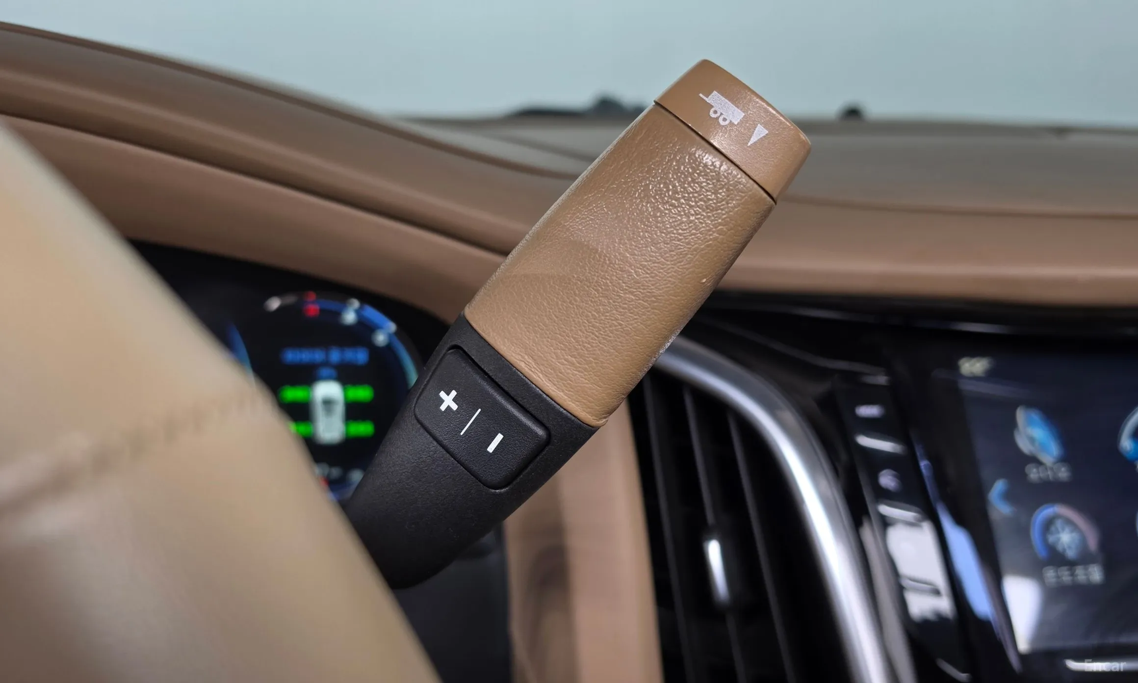 Cadillac Escalade превью 9