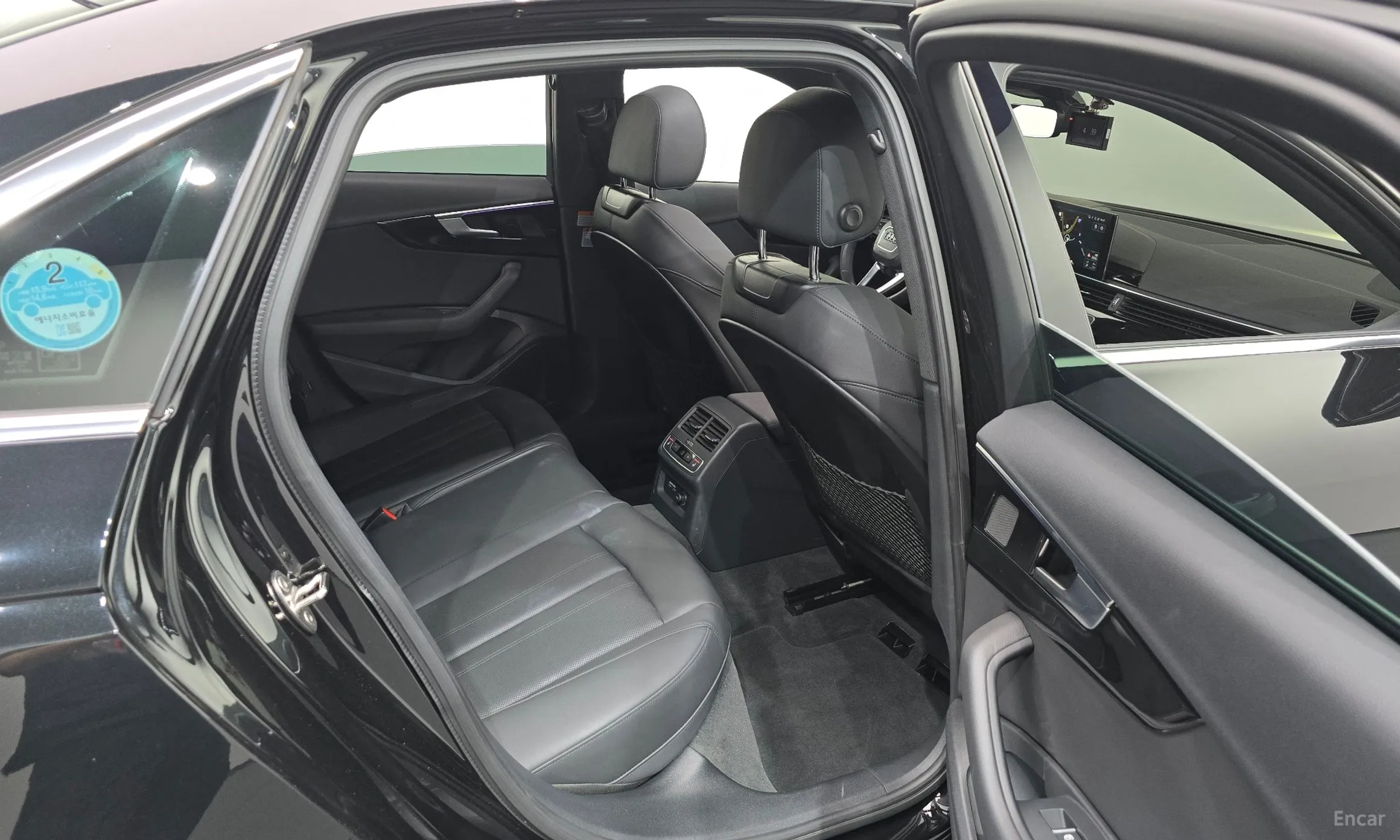 Audi A4 (B9) превью 11