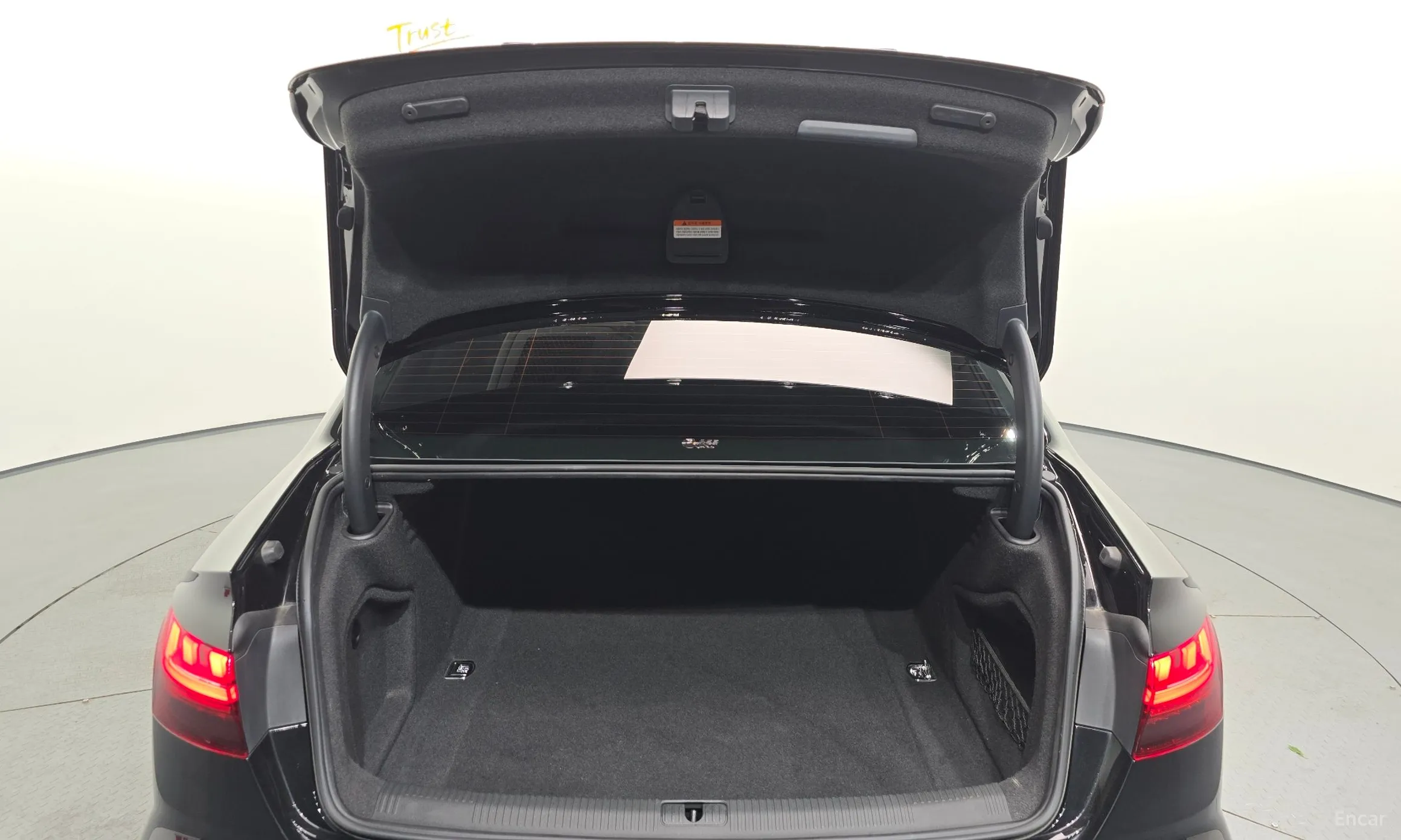 Audi A4 (B9) превью 18