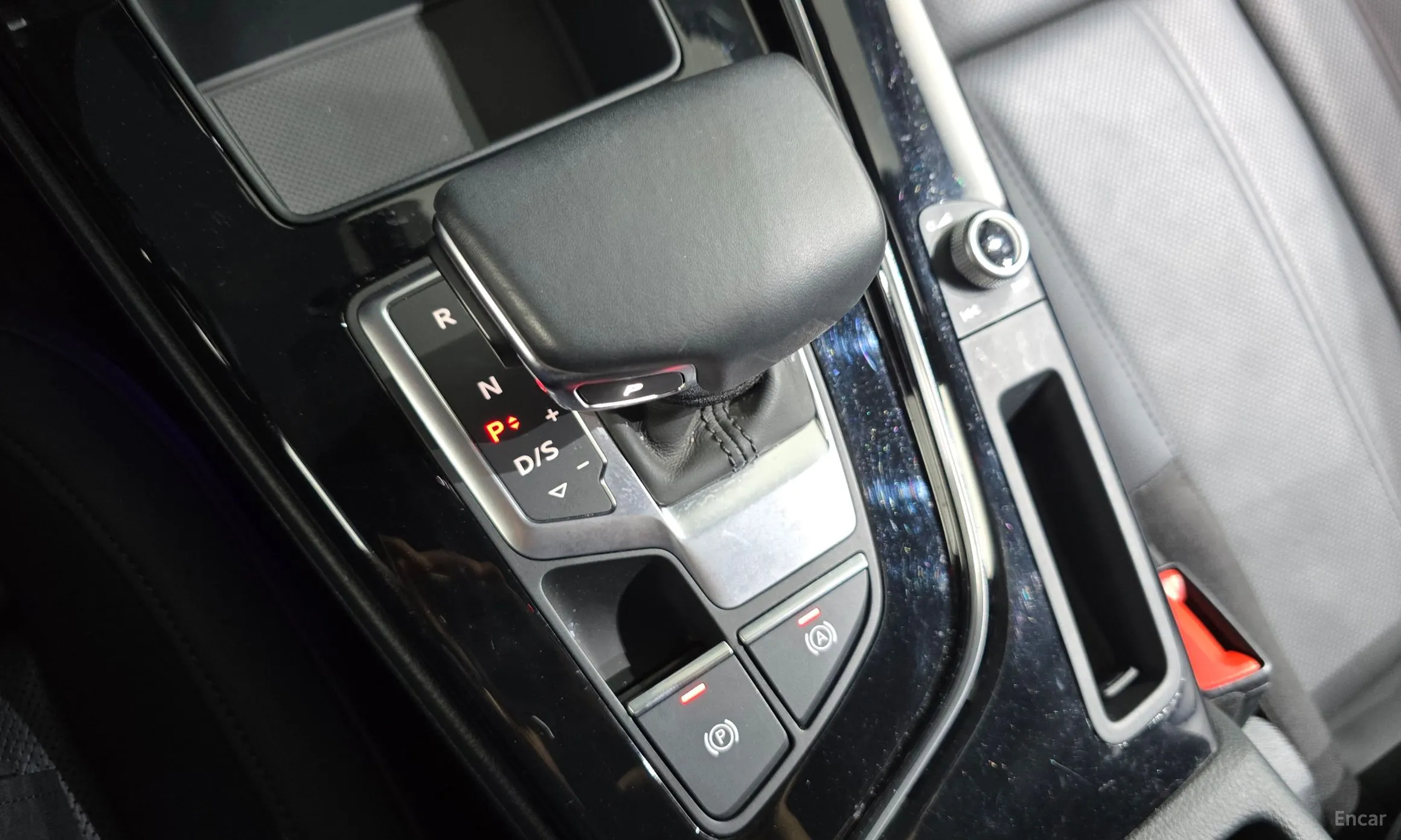 Audi A4 (B9) превью 9