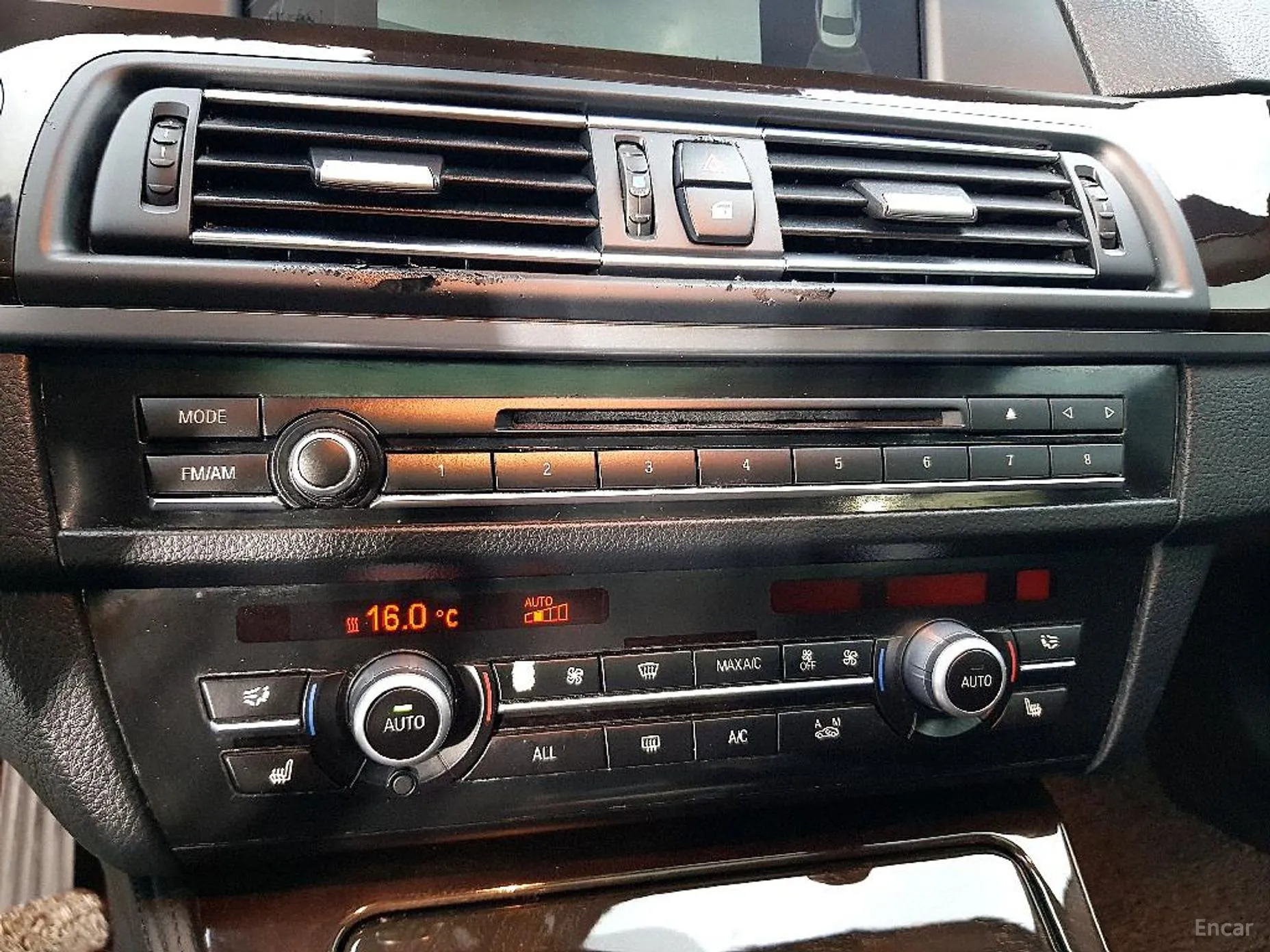 BMW 5 Series (F10) превью 11