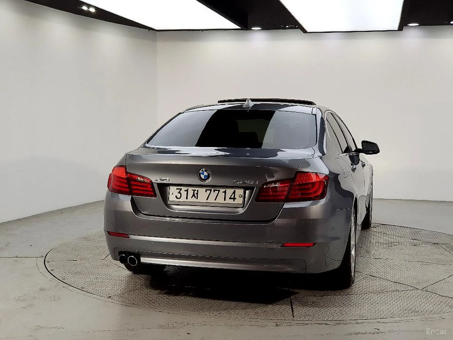 BMW 5 Series (F10) превью 3