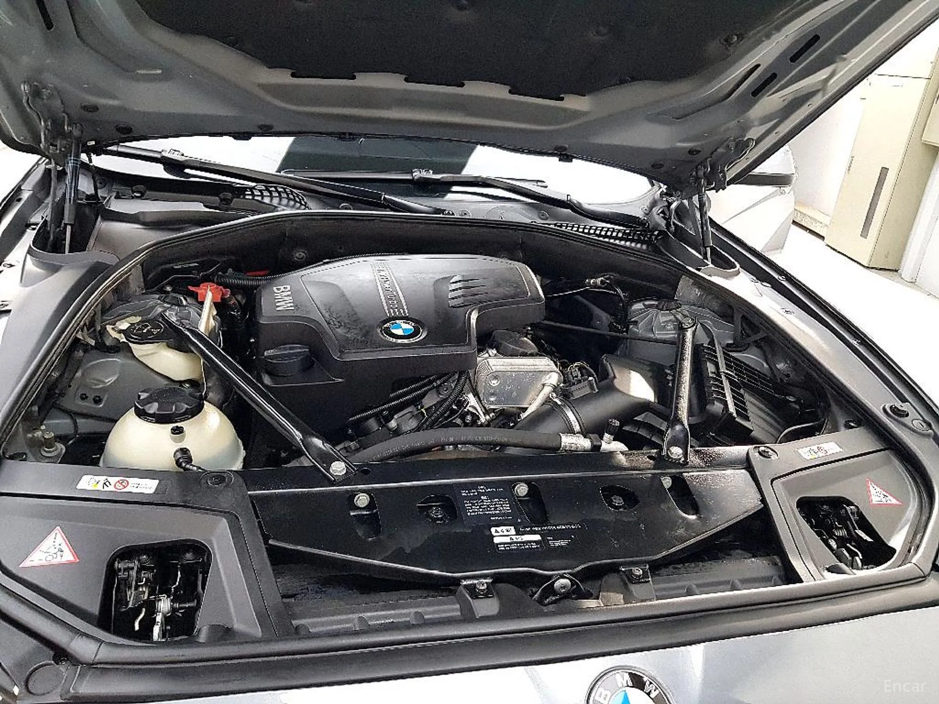 BMW 5 Series (F10) превью 6