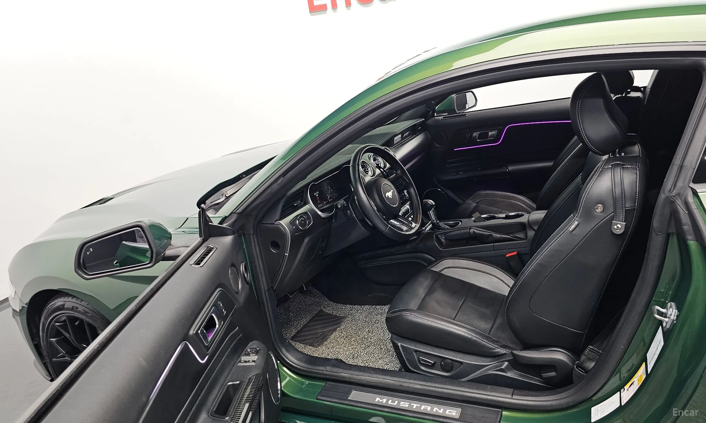 Ford Mustang превью 10