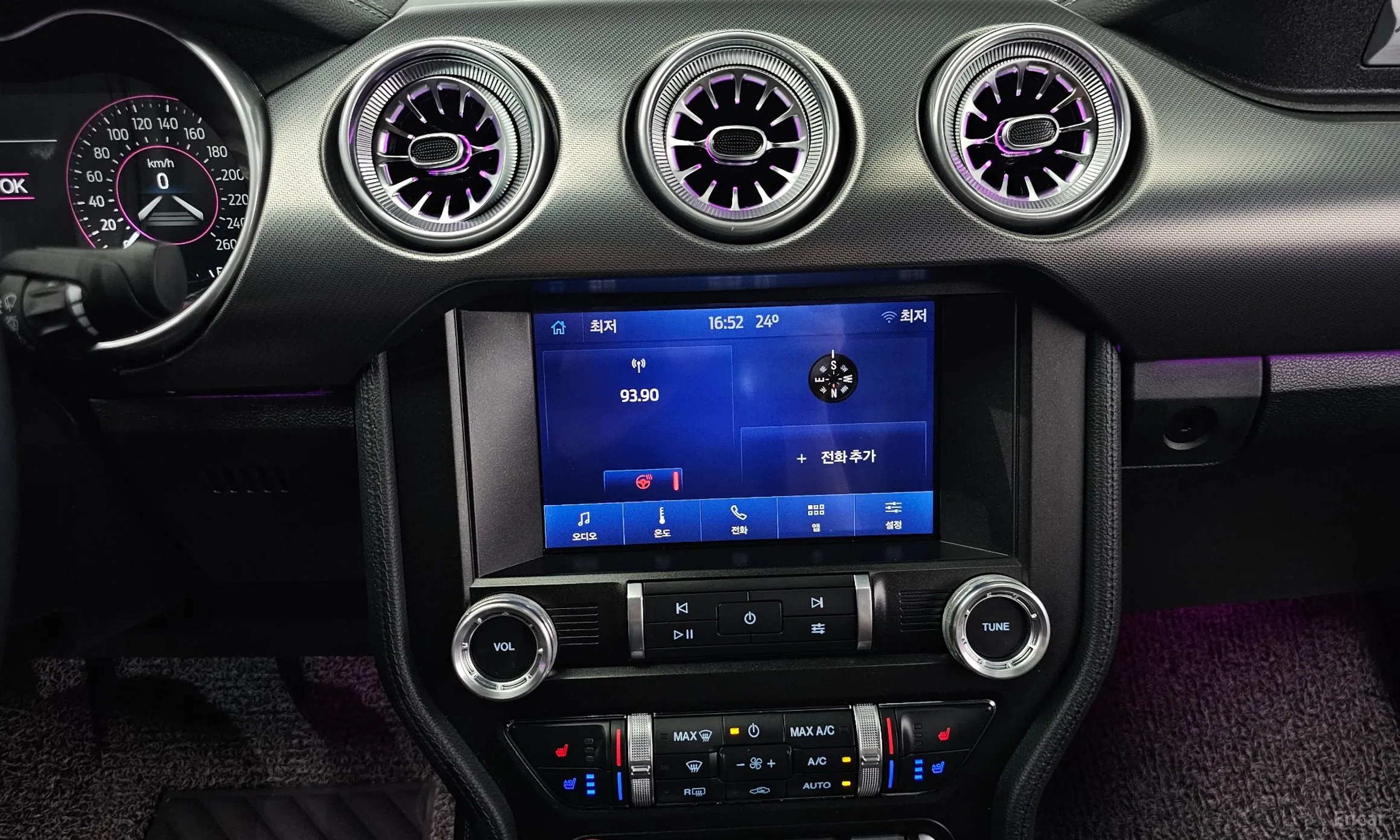 Ford Mustang превью 14