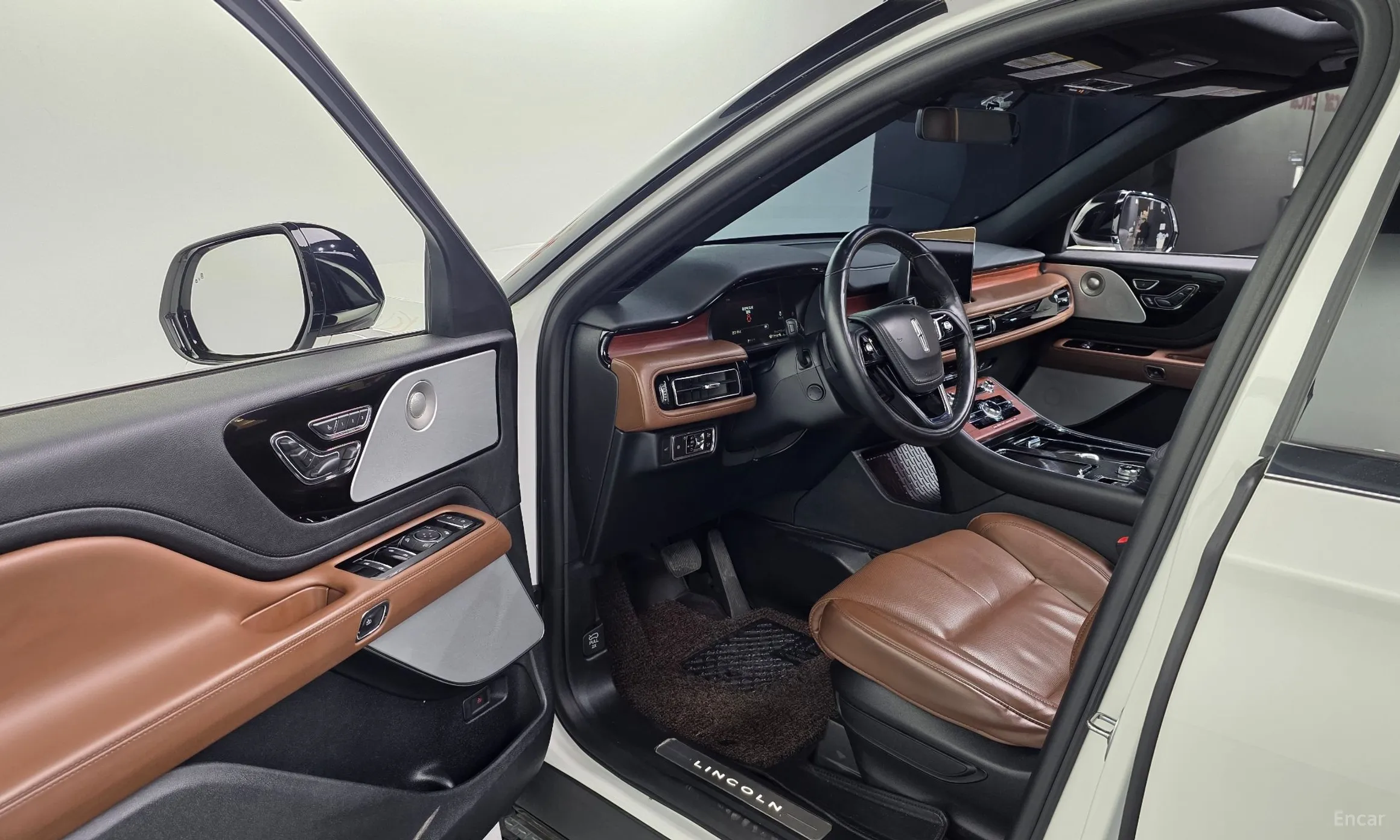 Lincoln Aviator 2nd Generation превью 10