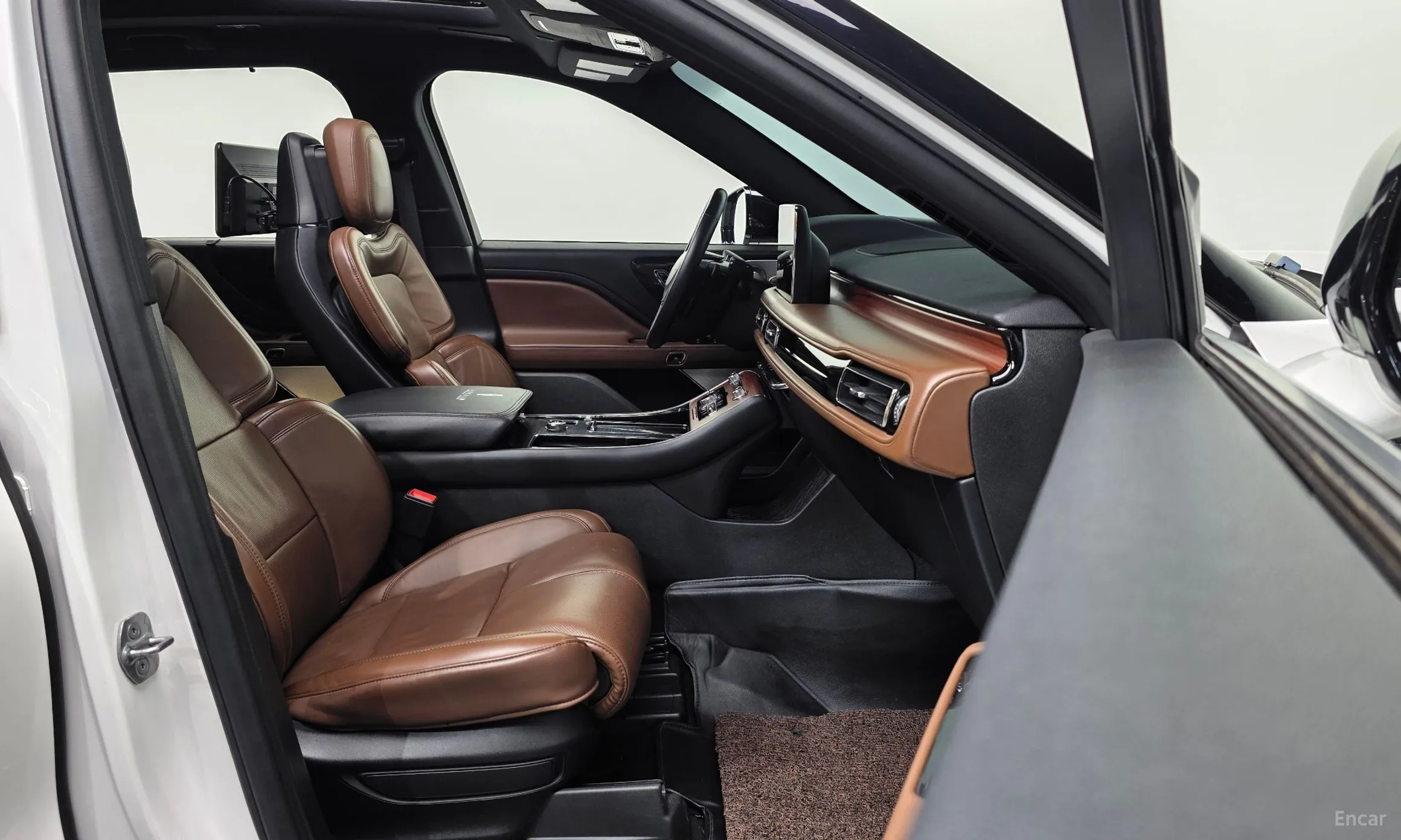 Lincoln Aviator 2nd Generation превью 11