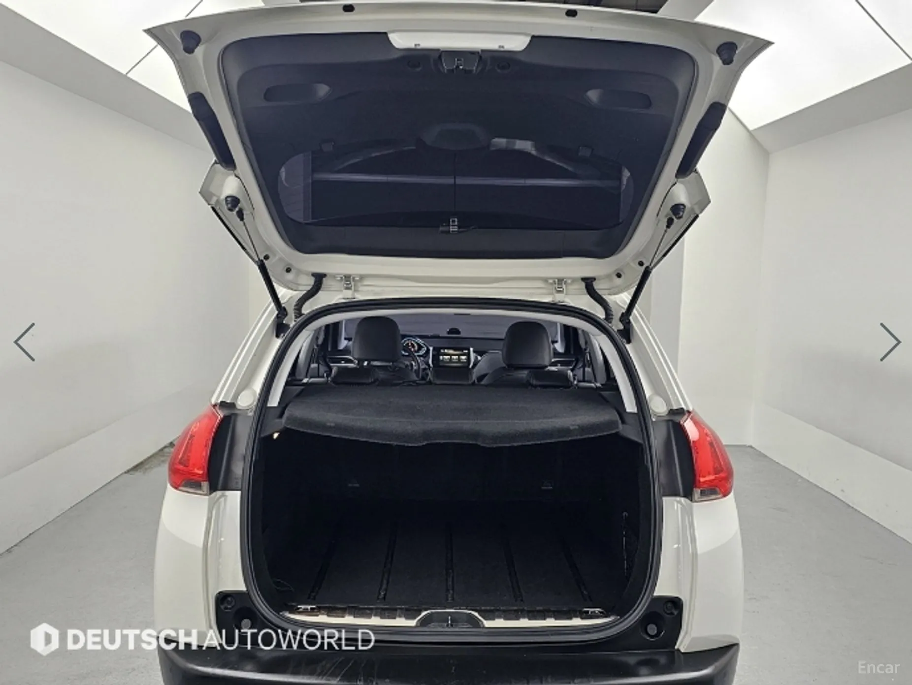 Peugeot 2008. превью 13