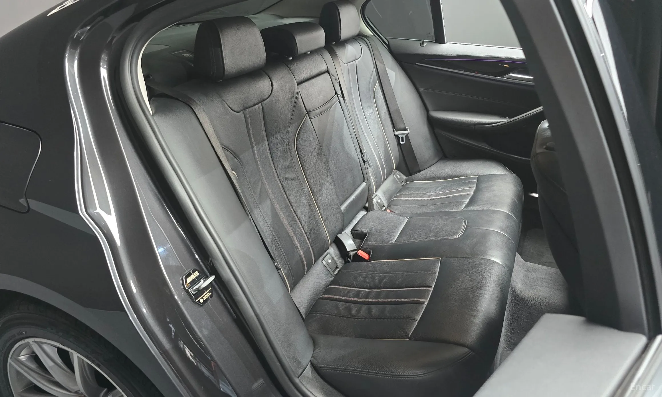 BMW 5 Series (G30) превью 12