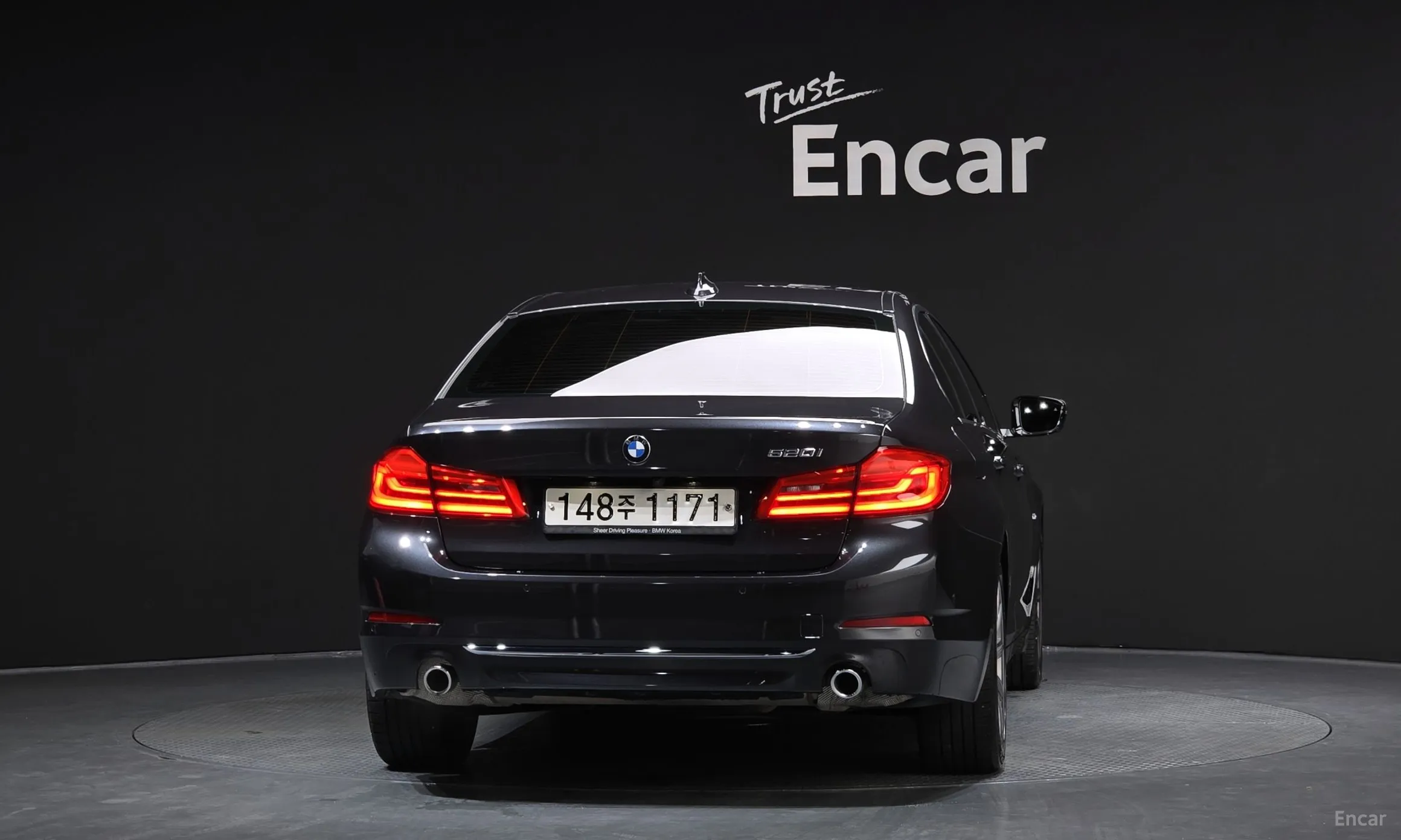 BMW 5 Series (G30) превью 4