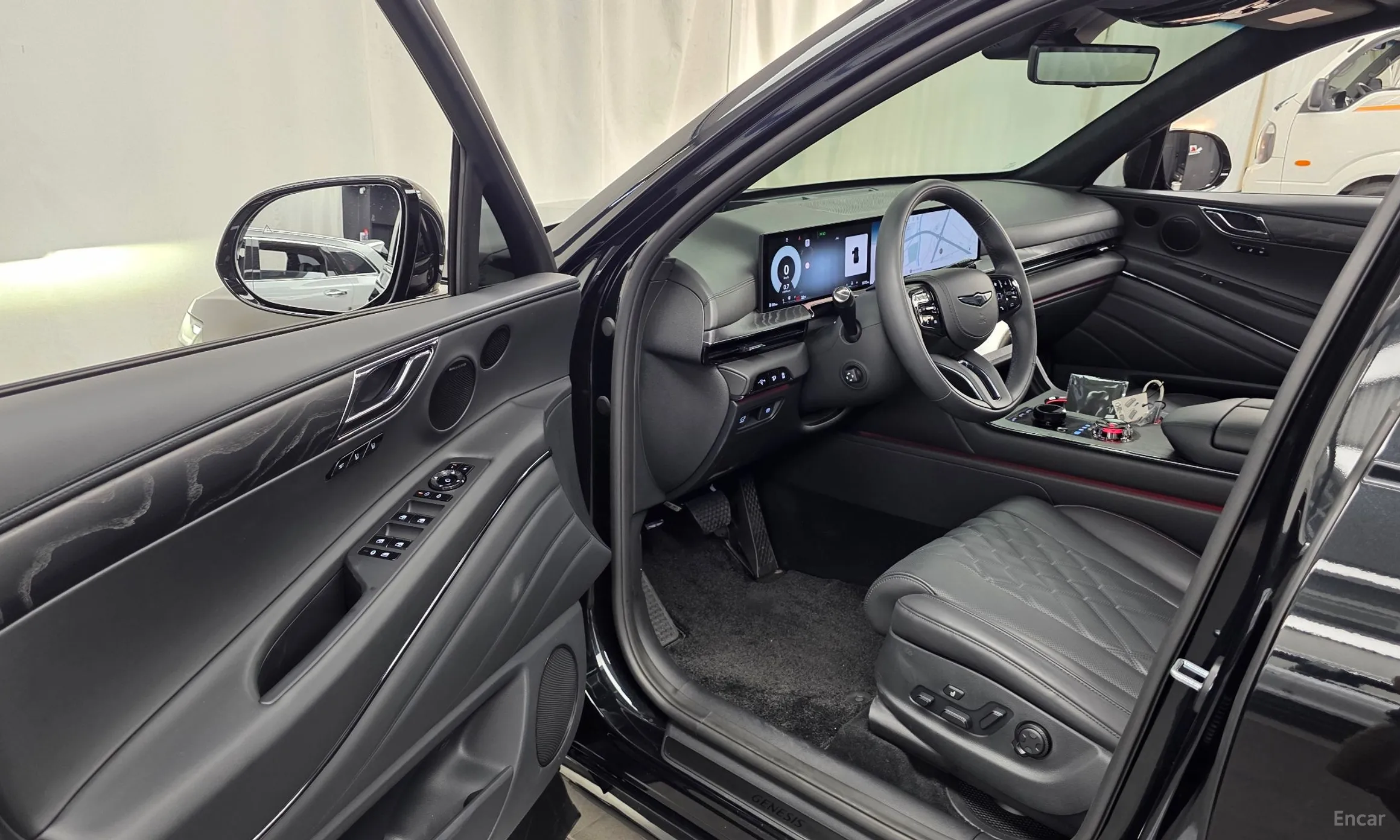 Genesis GV80 превью 10