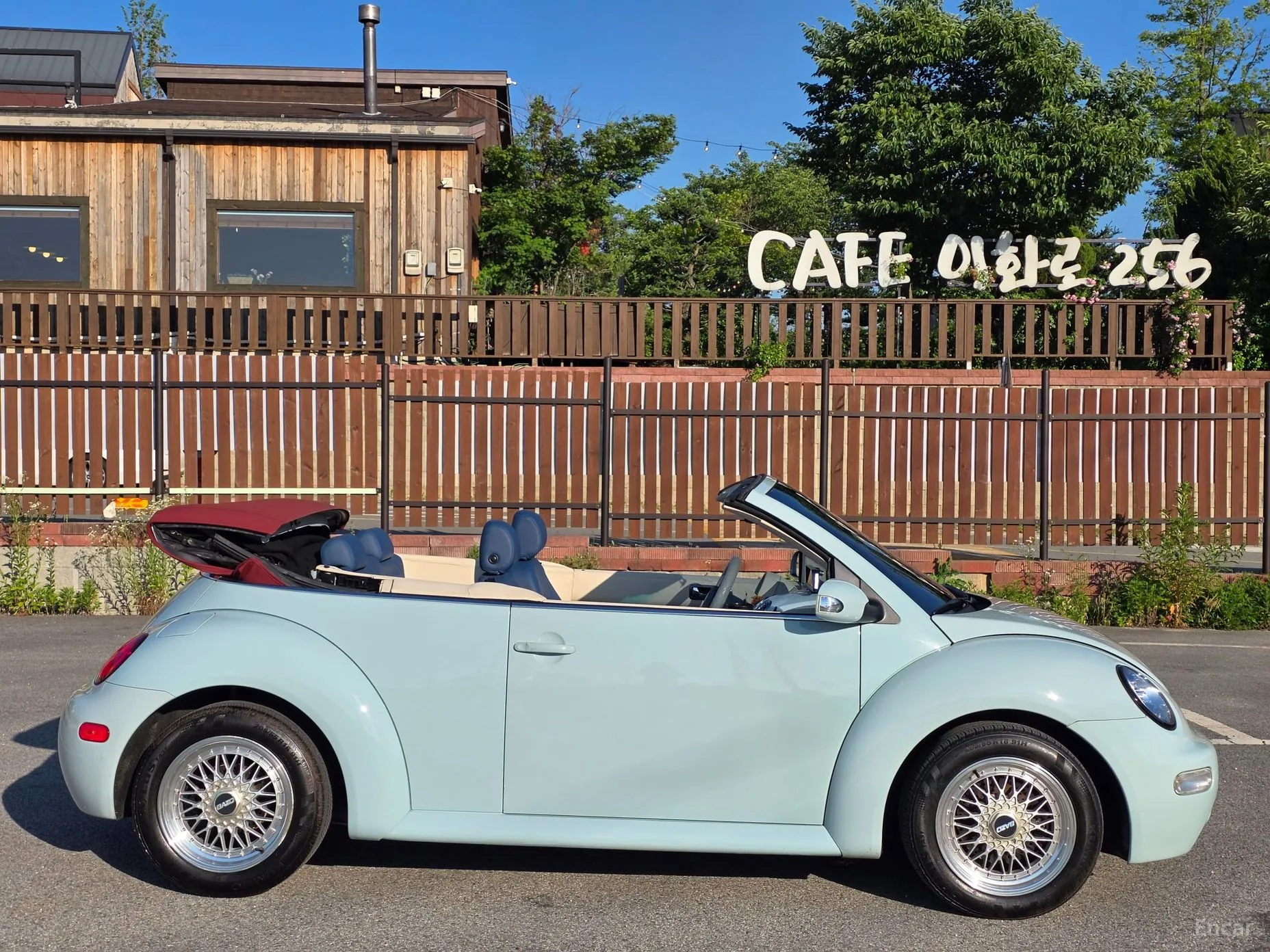 Volkswagen New Beetle