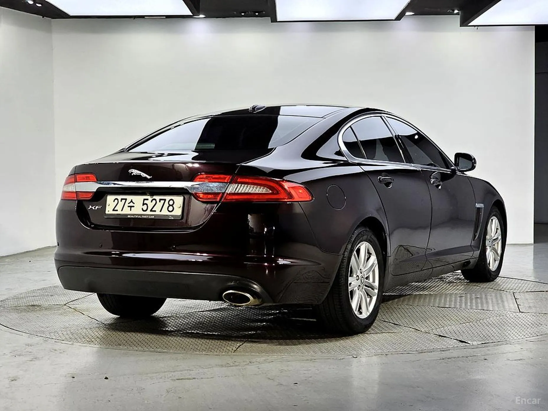 Jaguar New XF превью 4