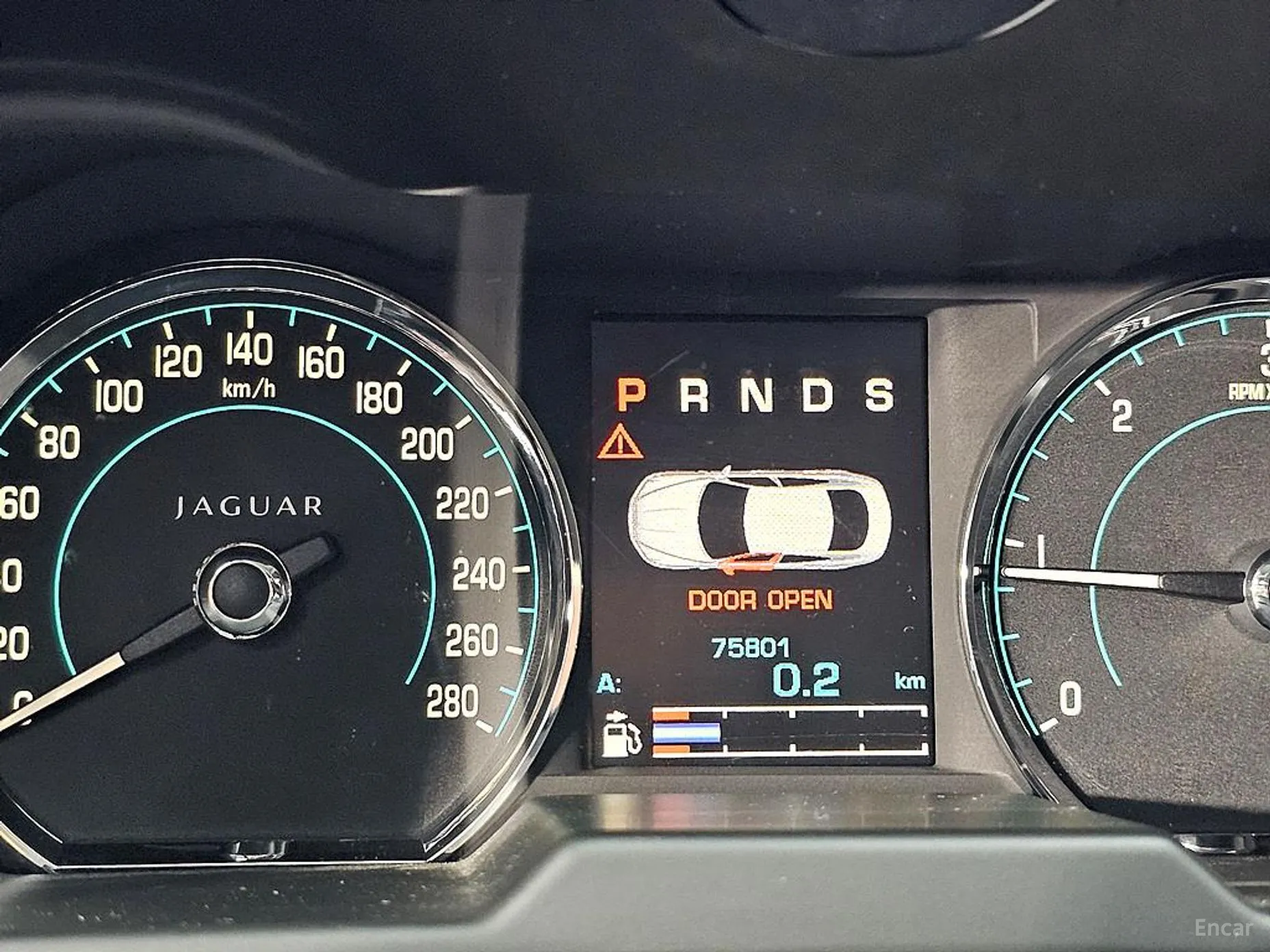 Jaguar New XF превью 7