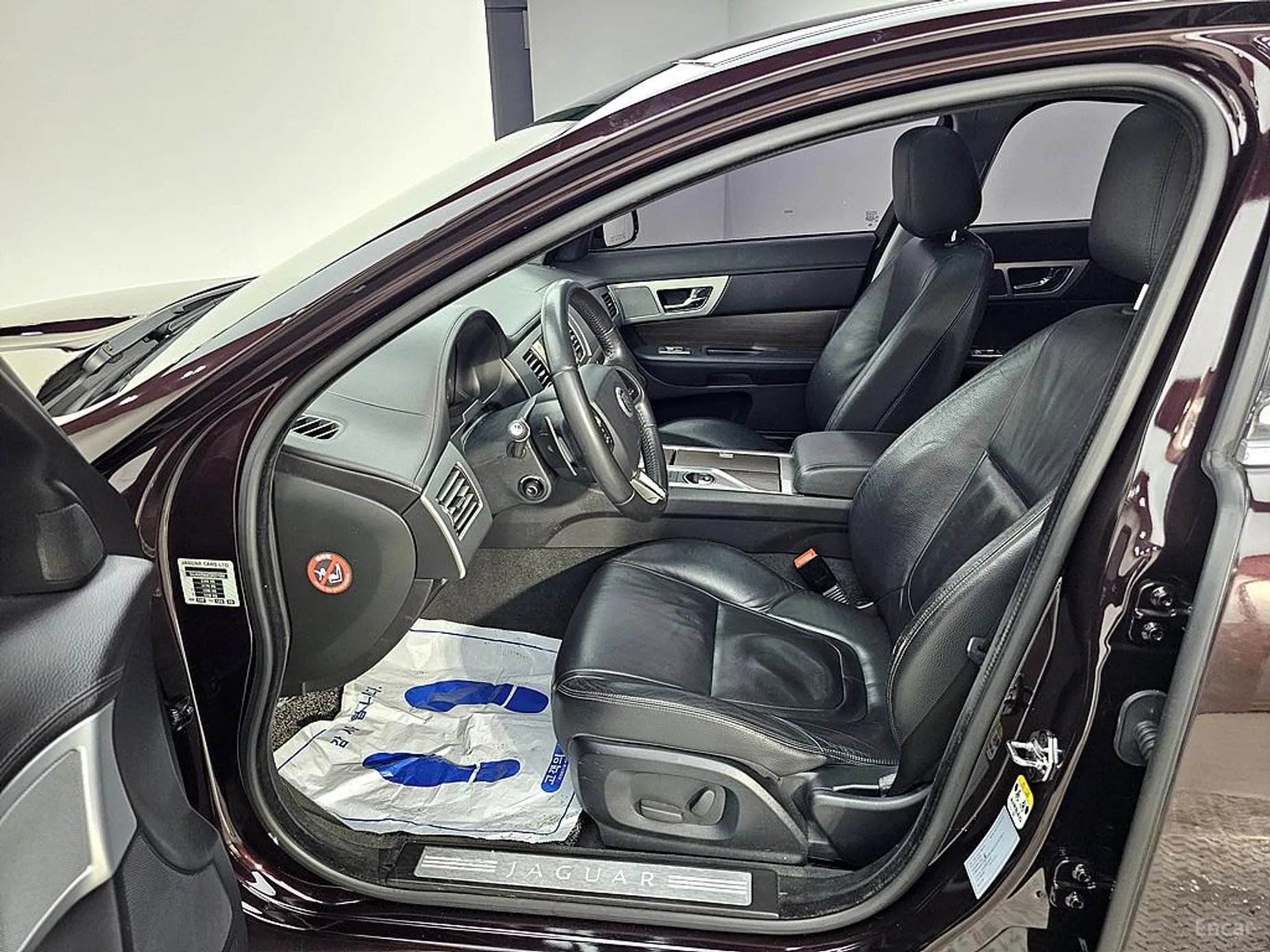Jaguar New XF превью 8