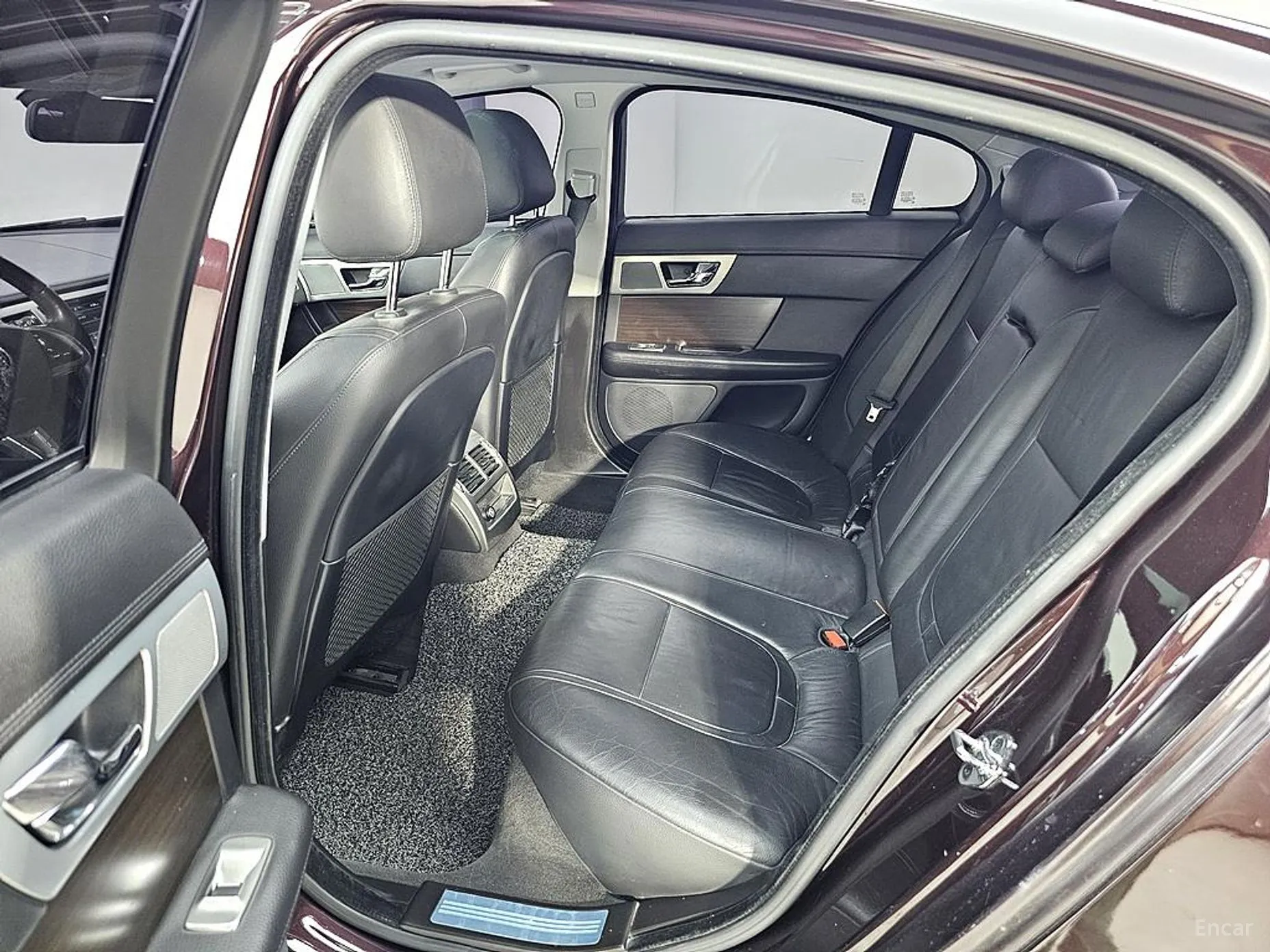Jaguar New XF превью 9