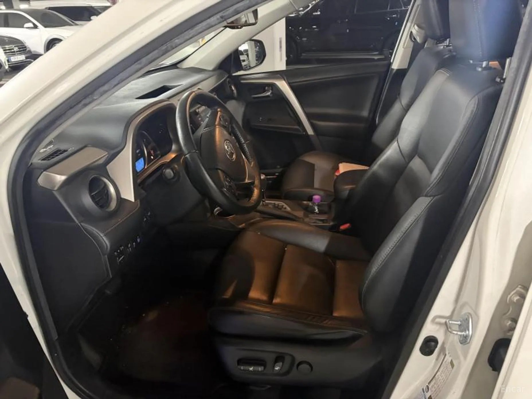 Toyota RAV4 превью 5