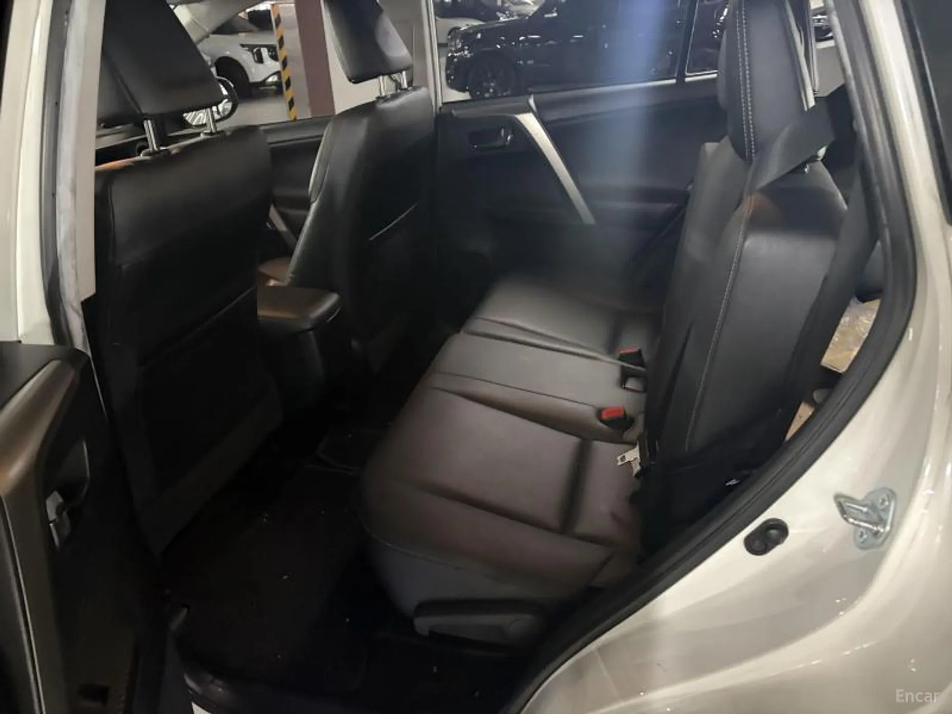 Toyota RAV4 превью 6