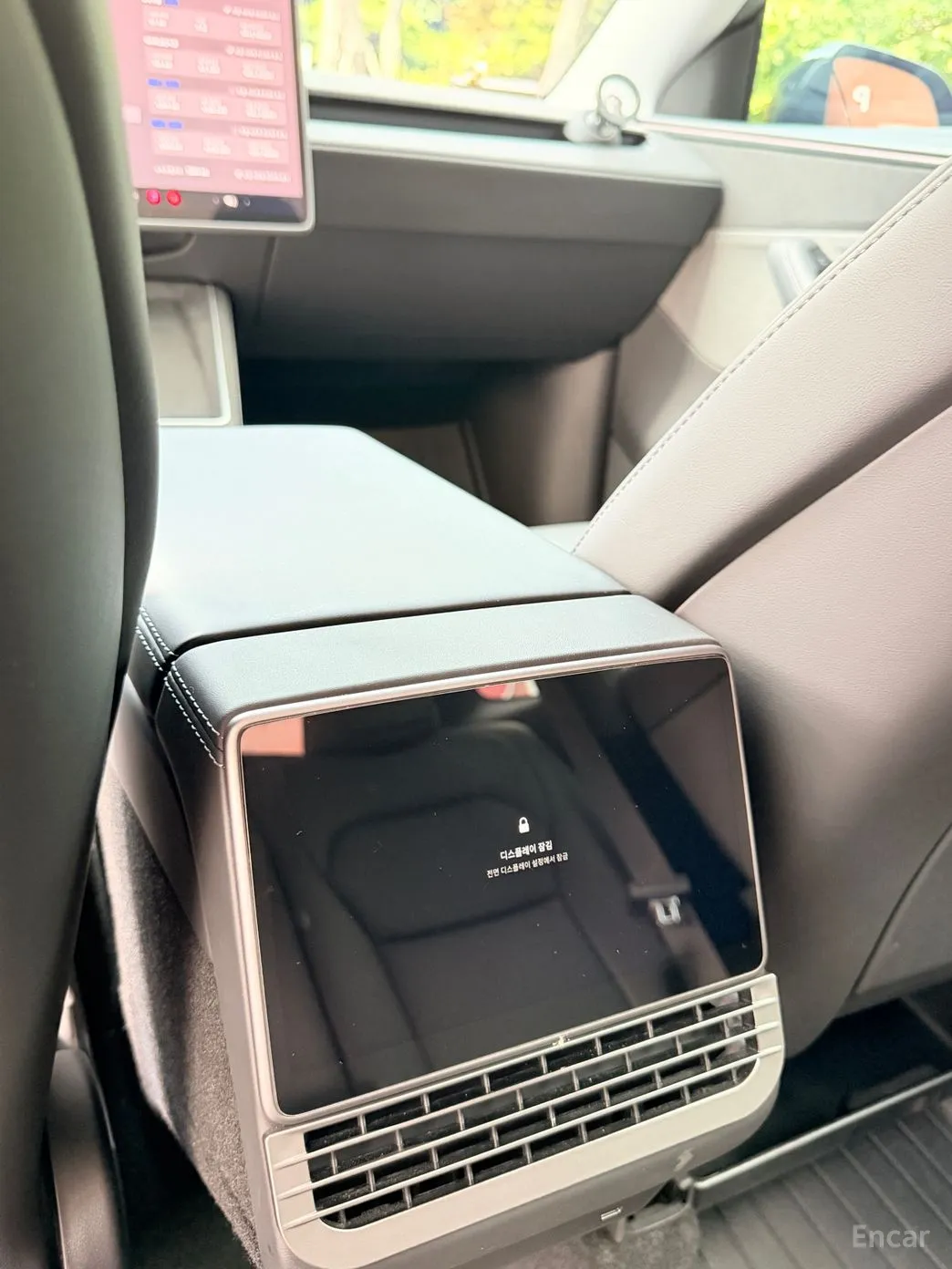 Tesla Model Y превью 14