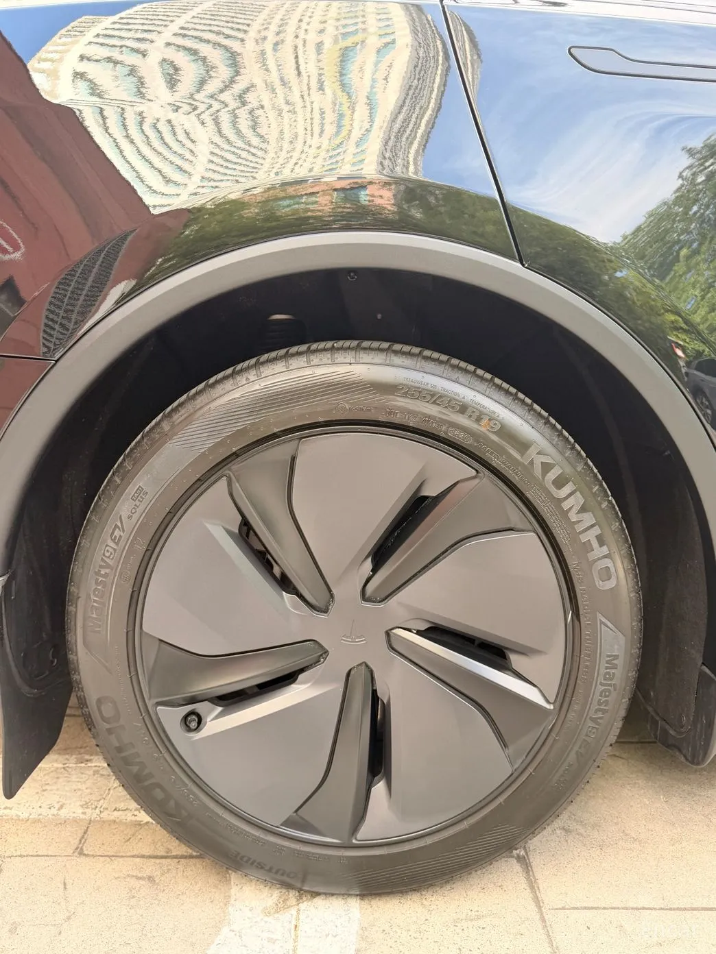 Tesla Model Y превью 18