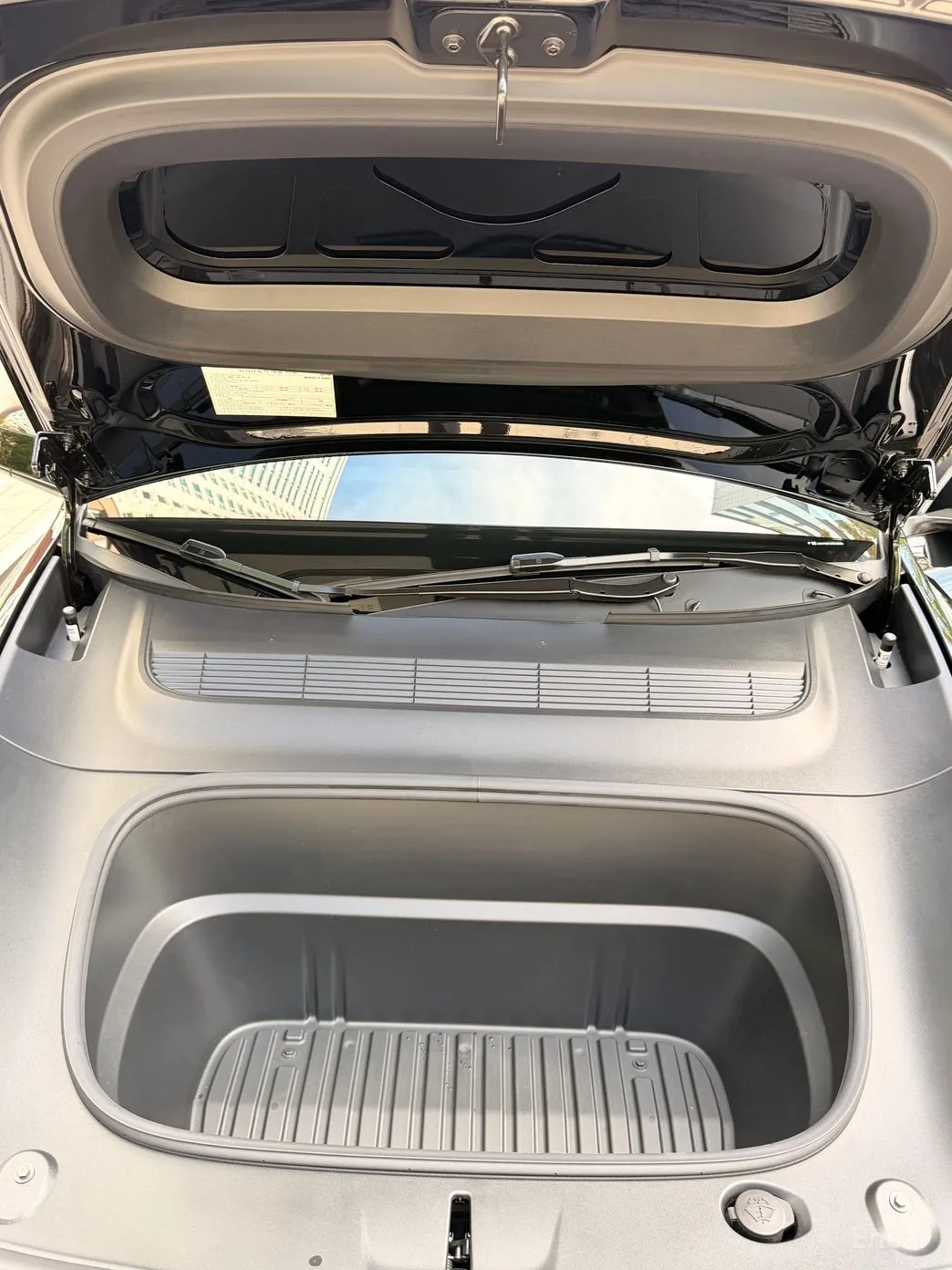 Tesla Model Y превью 6