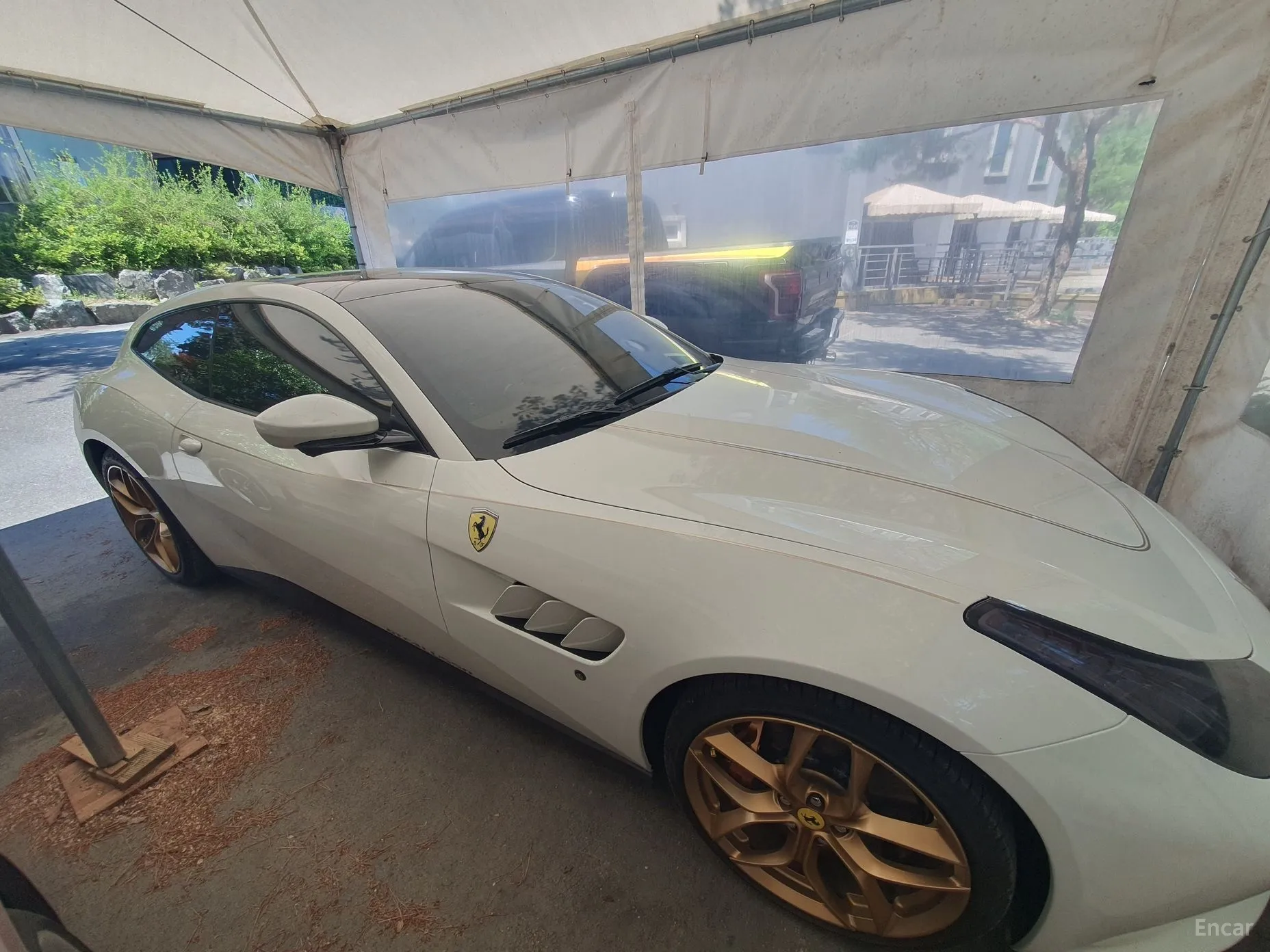 Ferrari GTC4 Rousseau превью 6