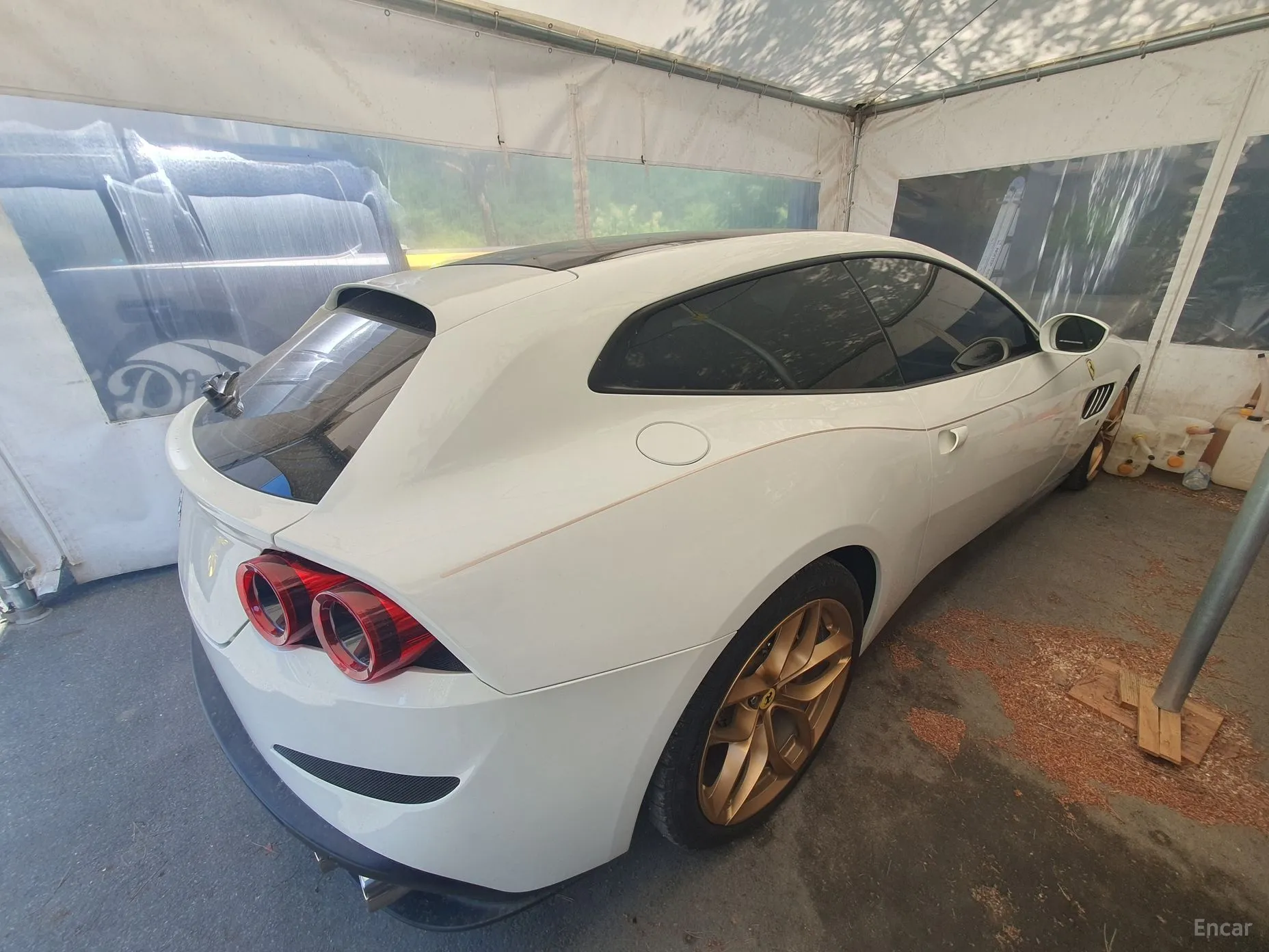 Ferrari GTC4 Rousseau превью 7