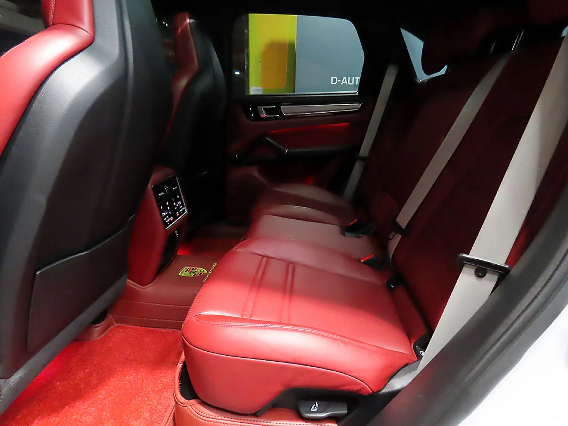 Porsche Cayenne (PO536) превью 11