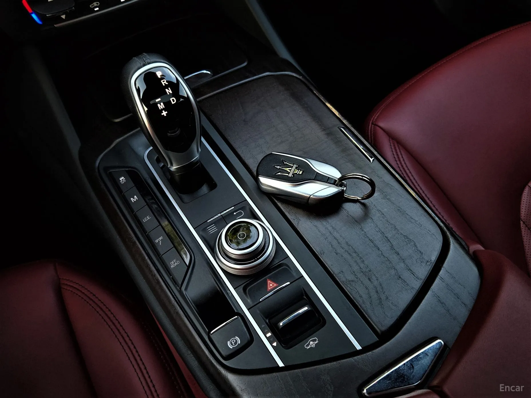 Maserati Levante превью 10