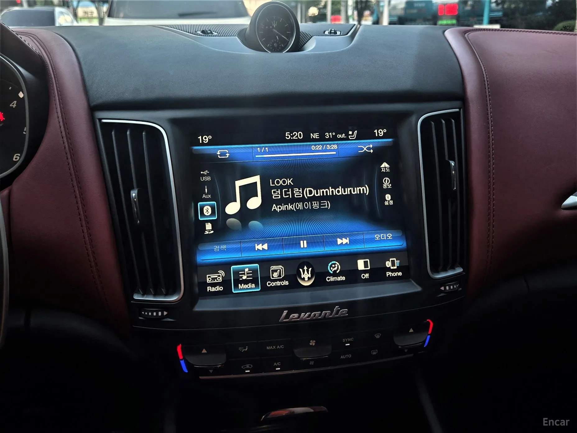 Maserati Levante превью 12