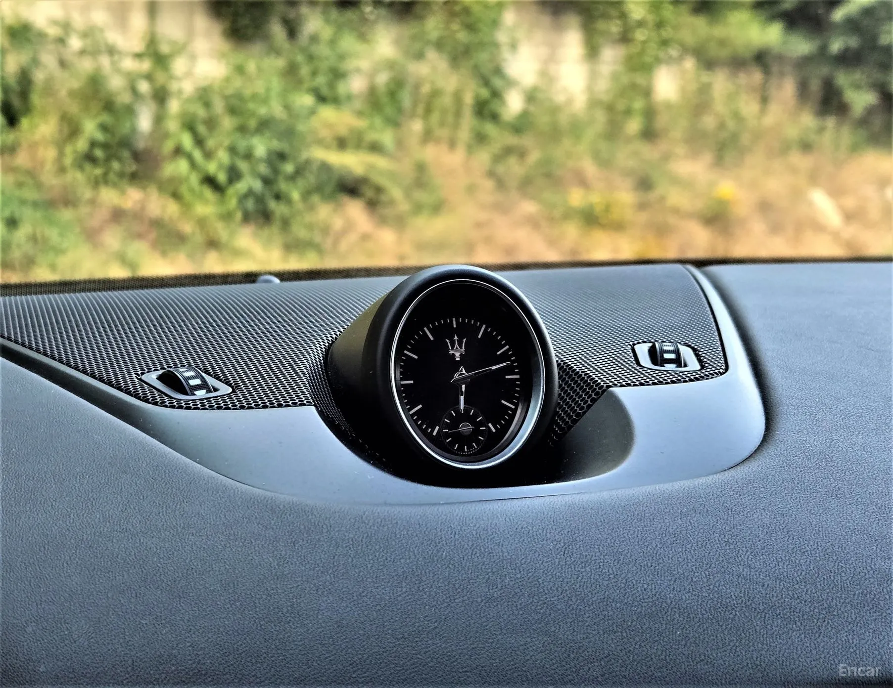 Maserati Levante превью 18